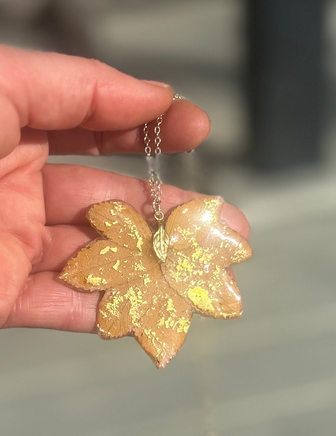 Leaf Pendant Necklace