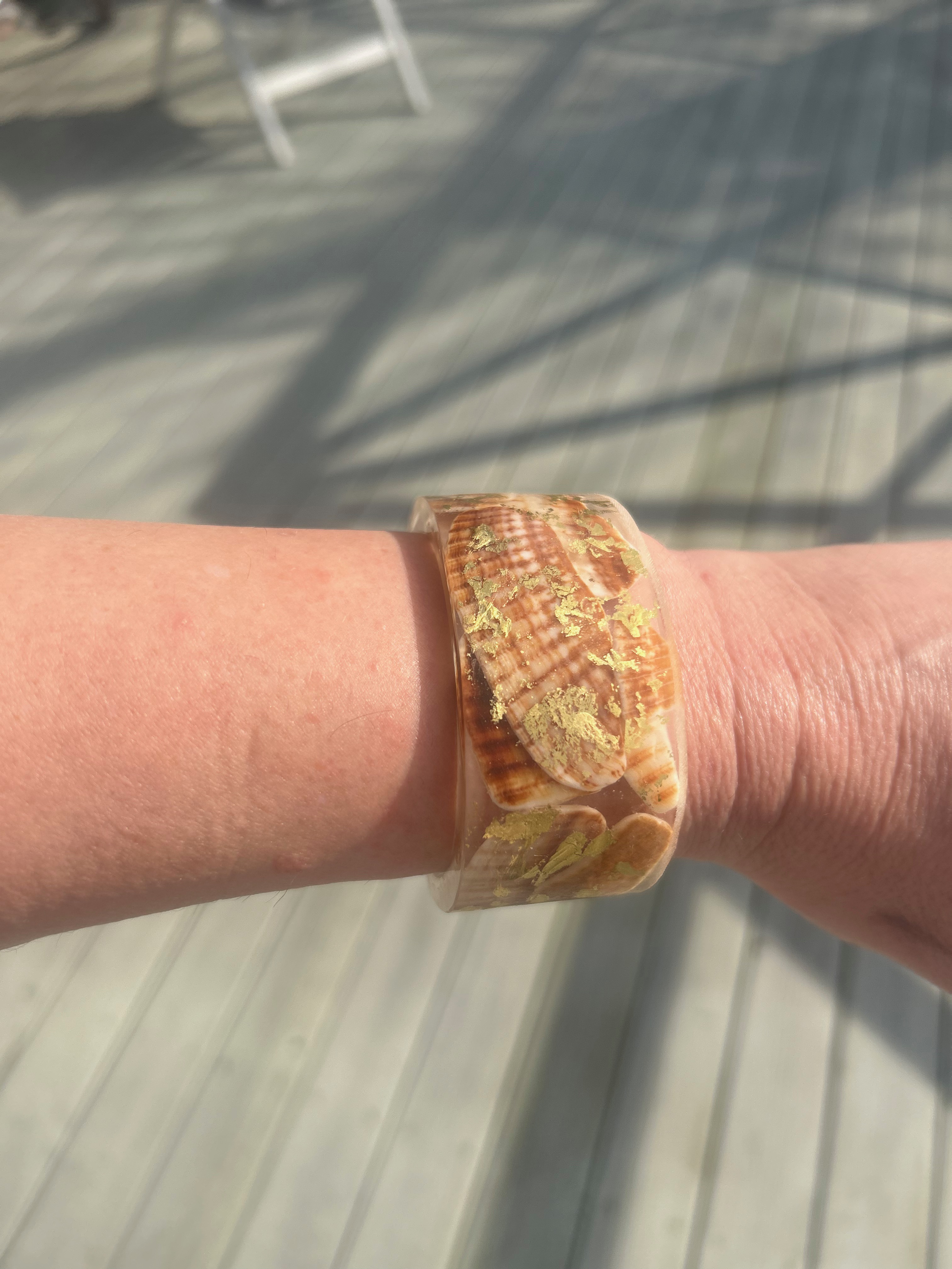 Seashell Resin Bracelet 24K gold