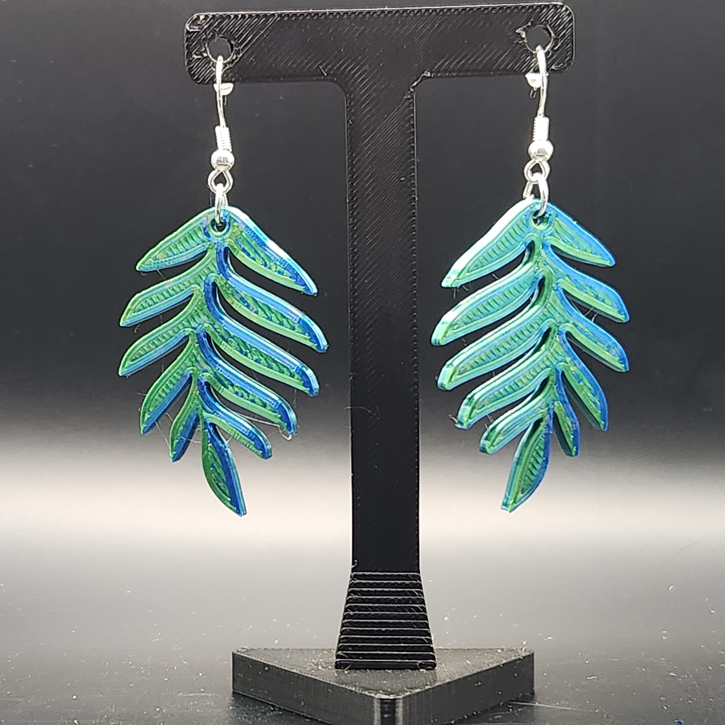 Hologram Leaf-shaped earrings