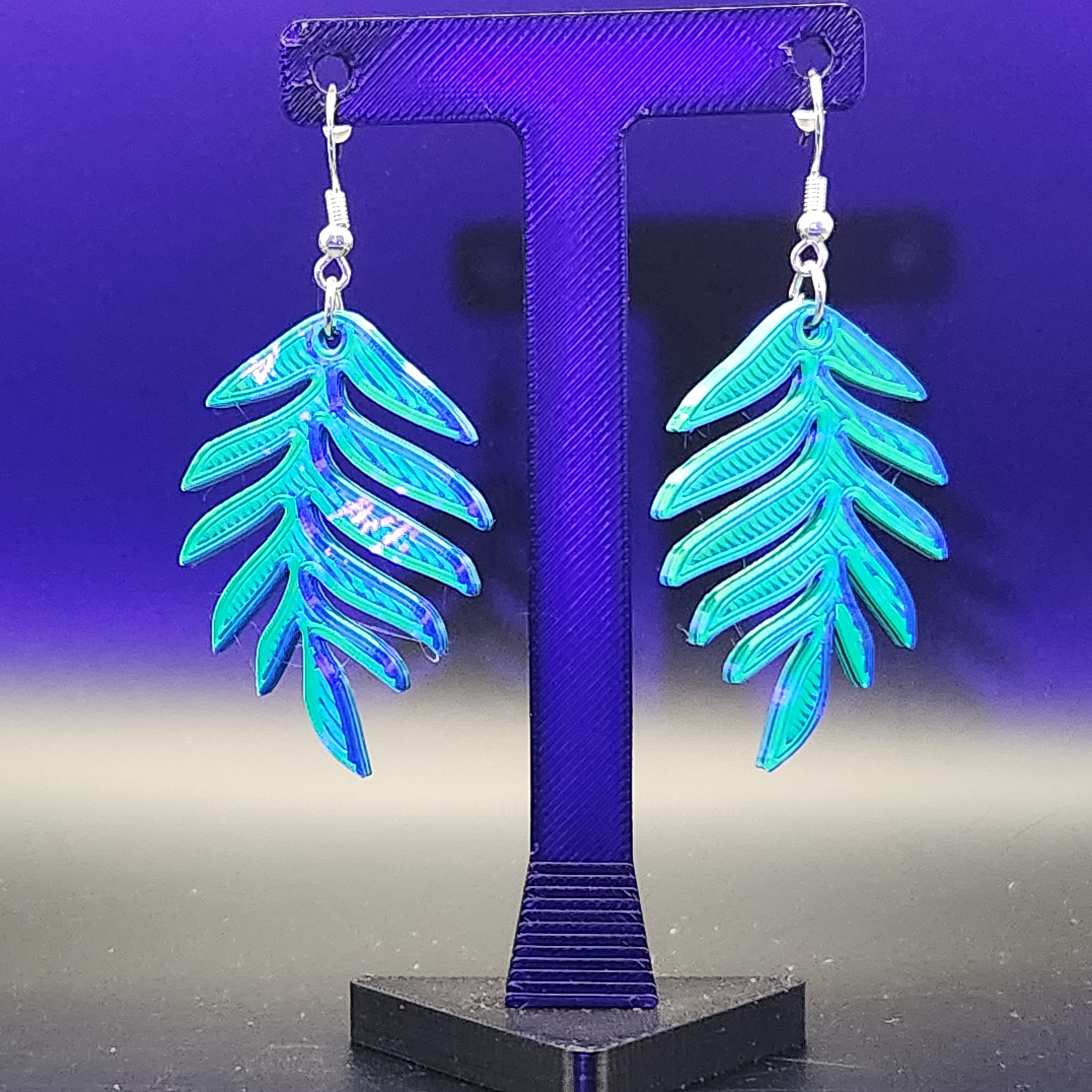 Hologram Leaf-shaped earrings