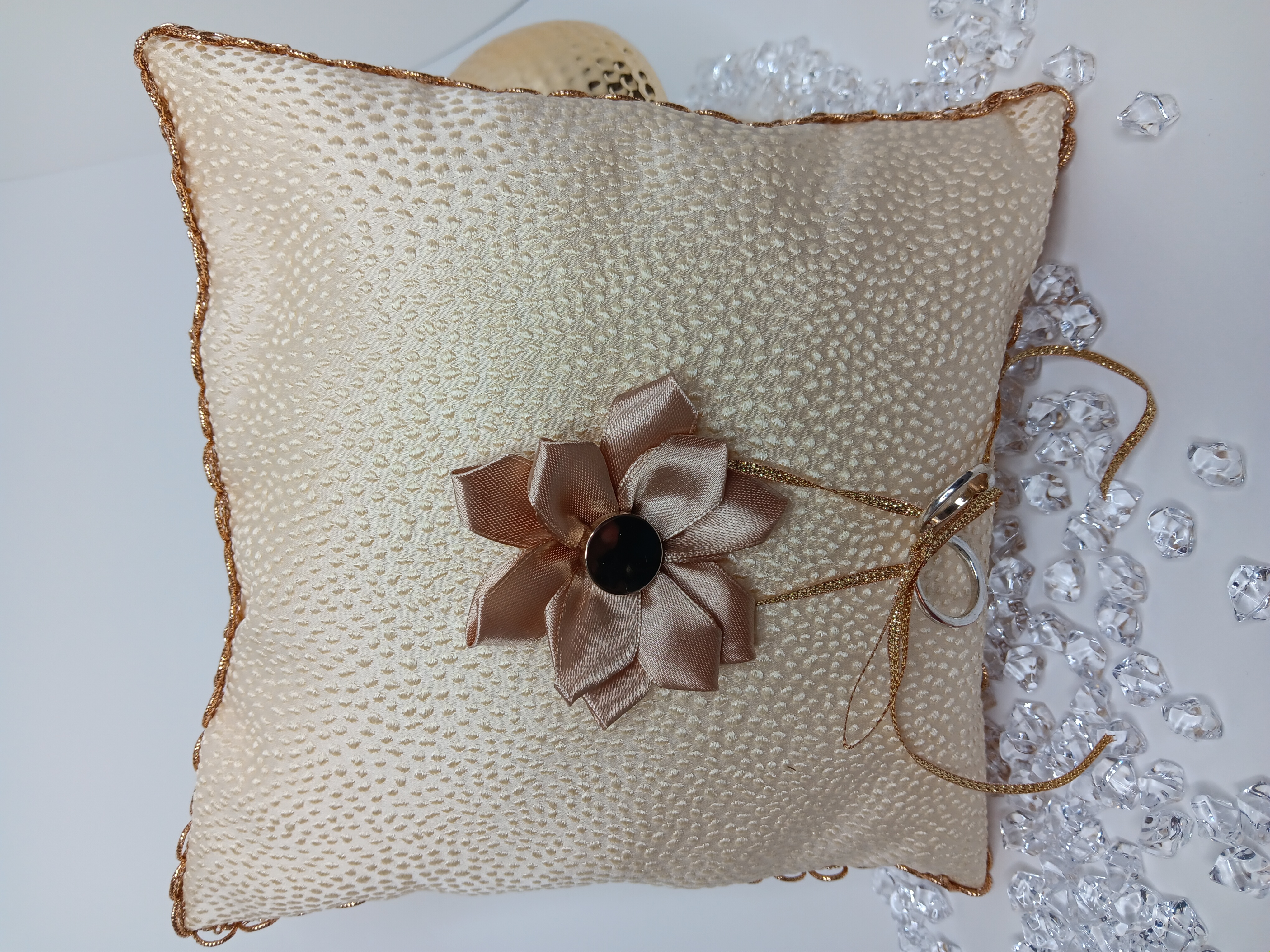 Gold-like Ring pillow