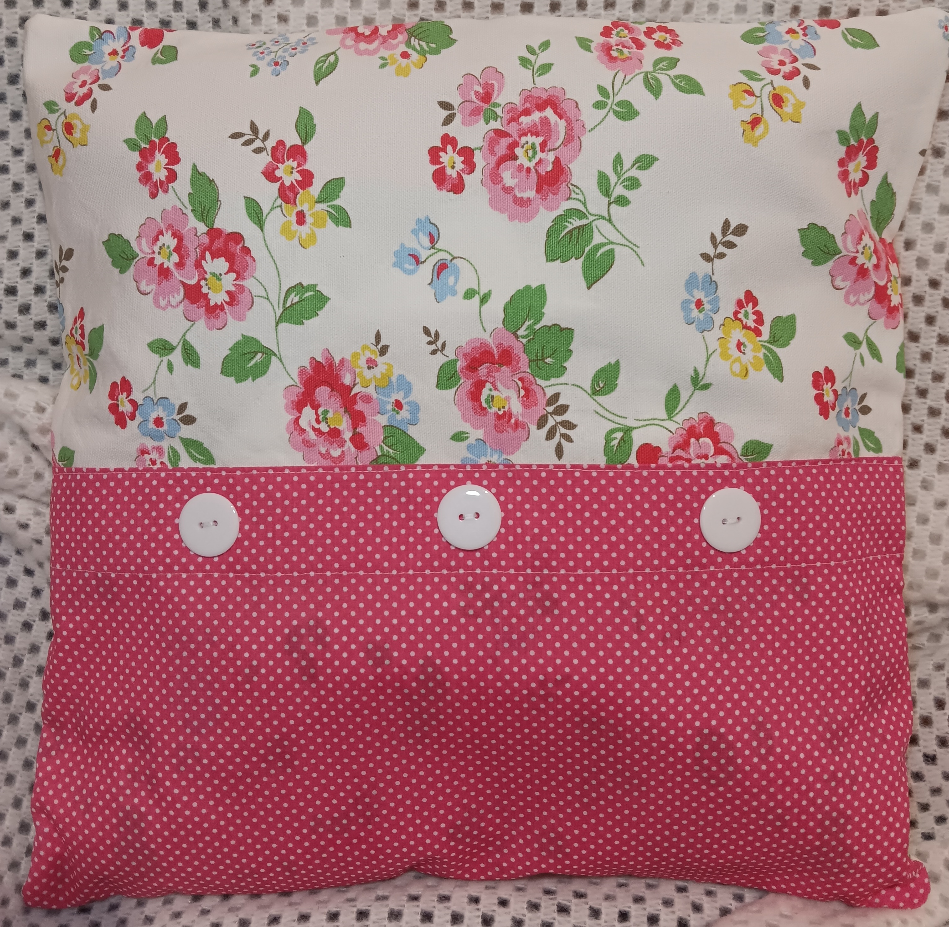 Floral Heart Cushion Bedding and Accessories  Gift Set