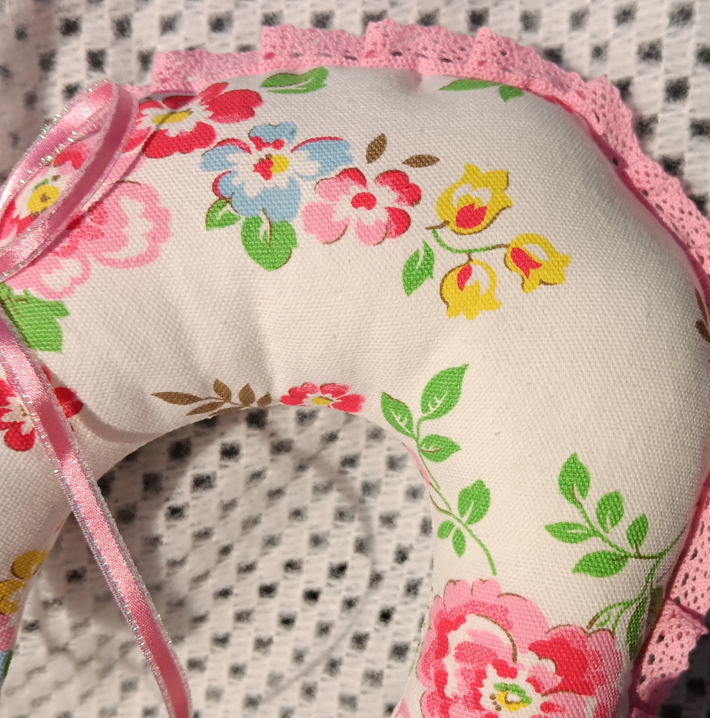 Floral Heart Cushion Bedding and Accessories  Gift Set