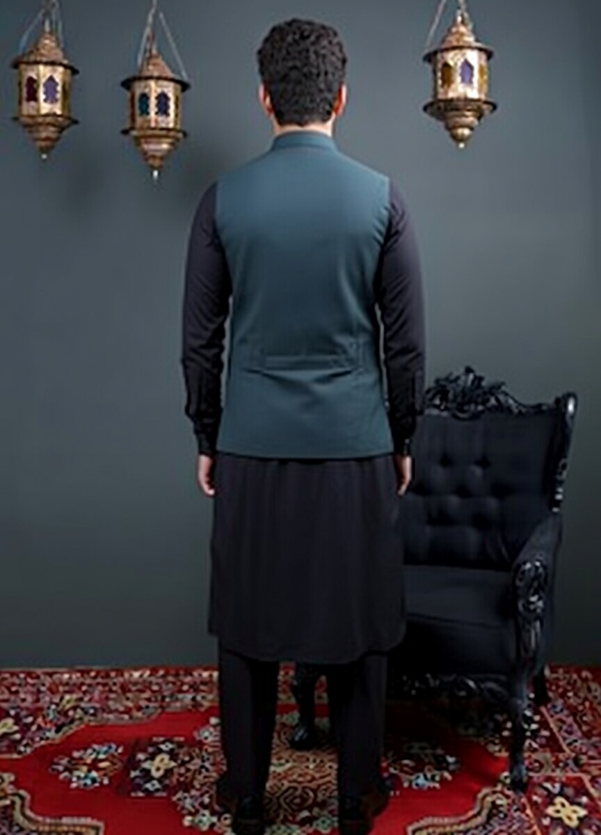 Traditional Men's Attire