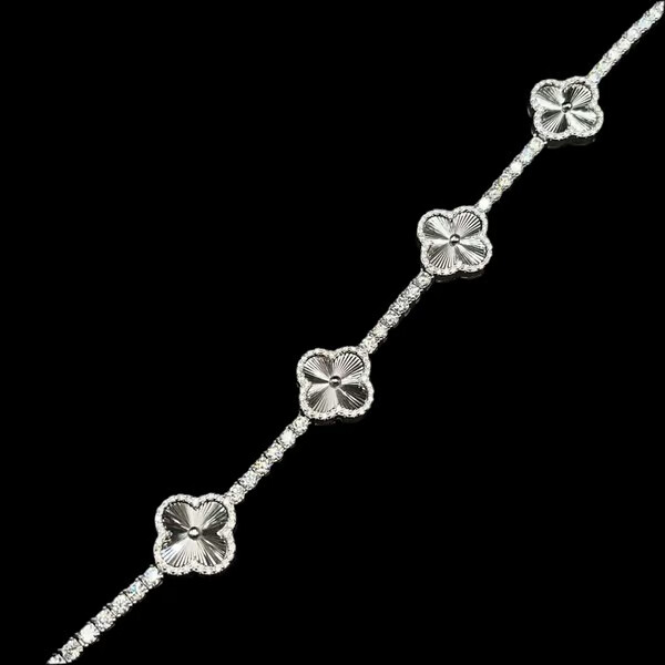 3MM Clover Tennis Bracelet VVS1 D Moissanite