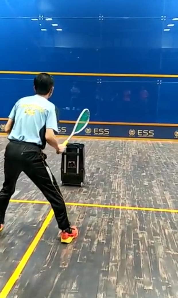 S336A SQUASH BALL FEEDING MACHINE