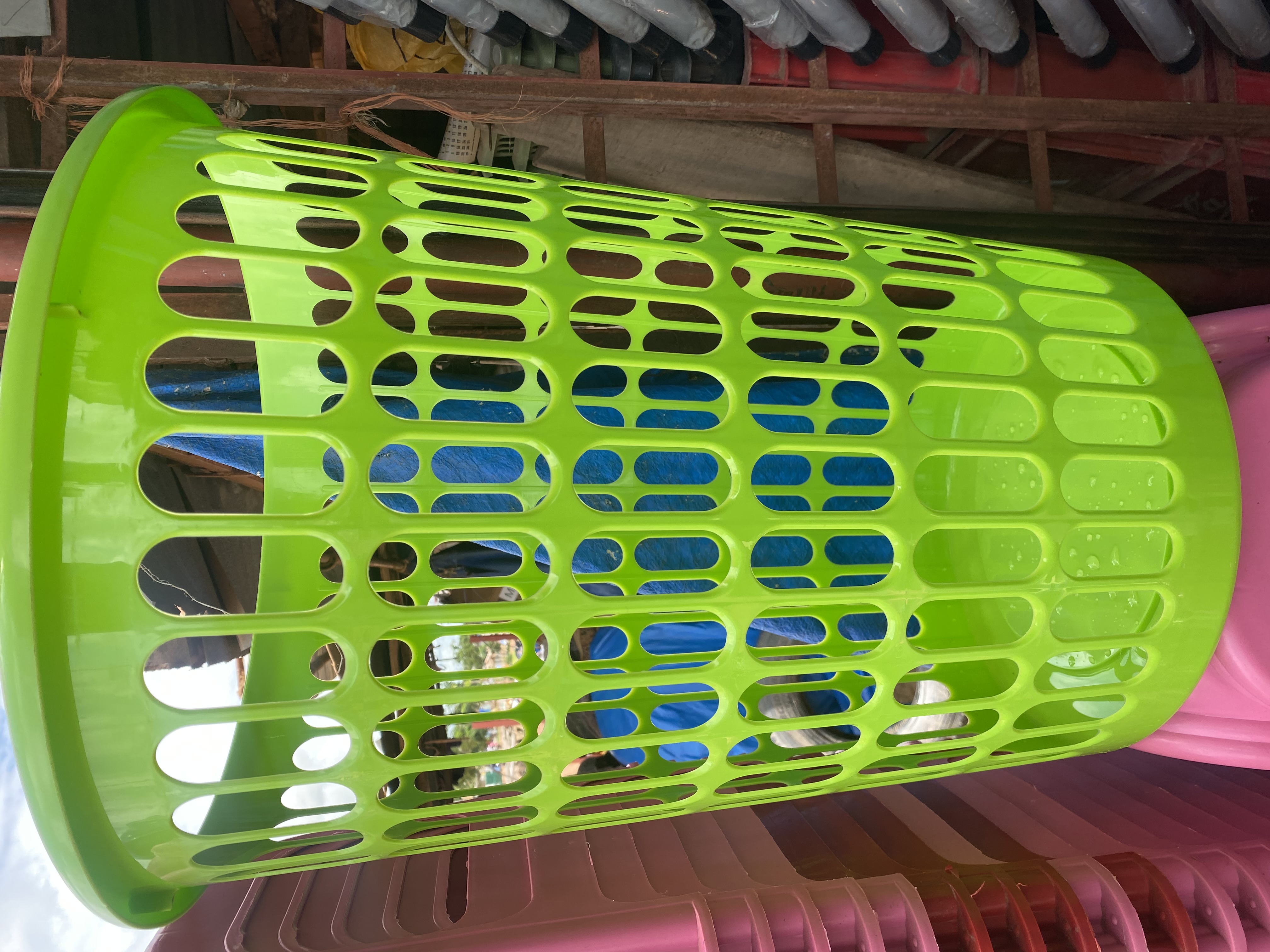 Panier à linge en plastique