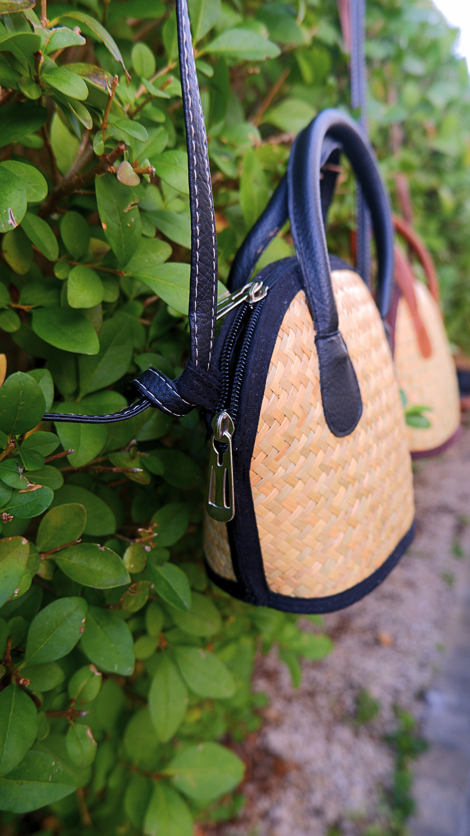 Arc Bohème – Petit Sac à Main en Rotin et Cuir Fait Main