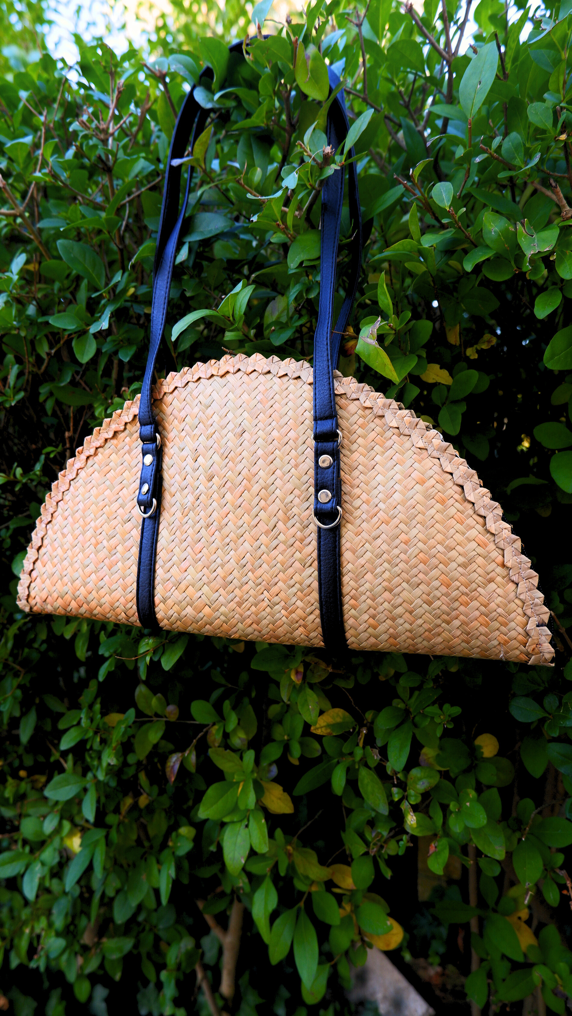 Soleil slice - Sac Demi-Lune en Rotin Fait Main, Boho-Chic et Éco-Responsable