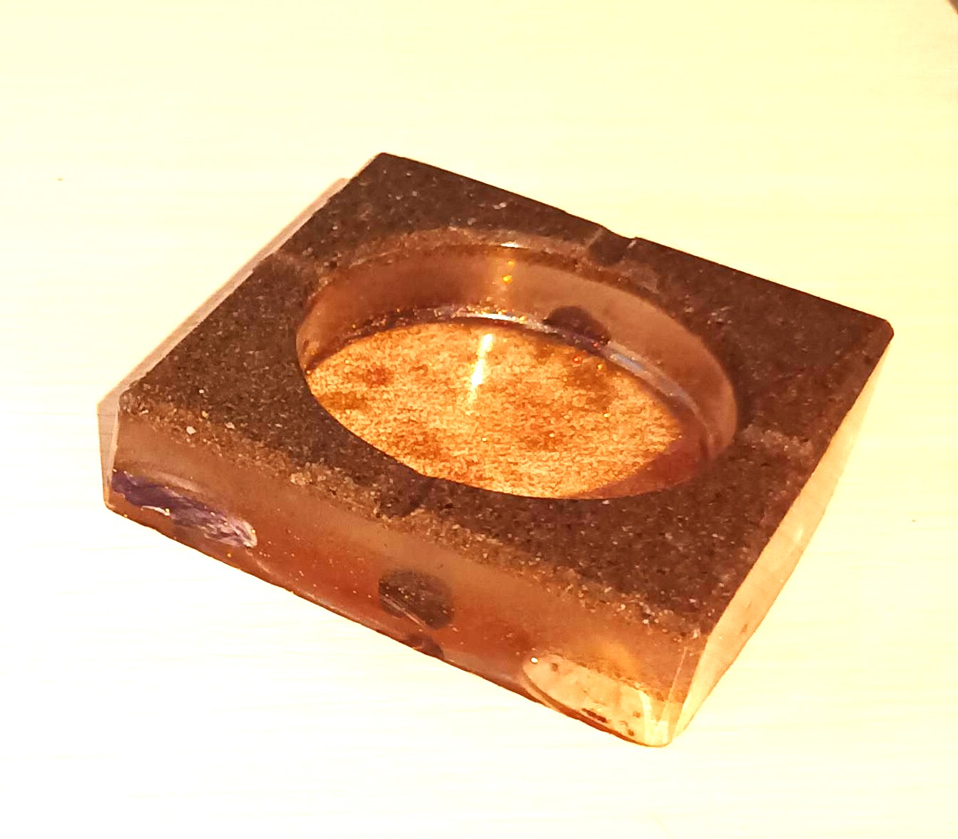 Cendrier sable et coquillages en résine époxy artisanale