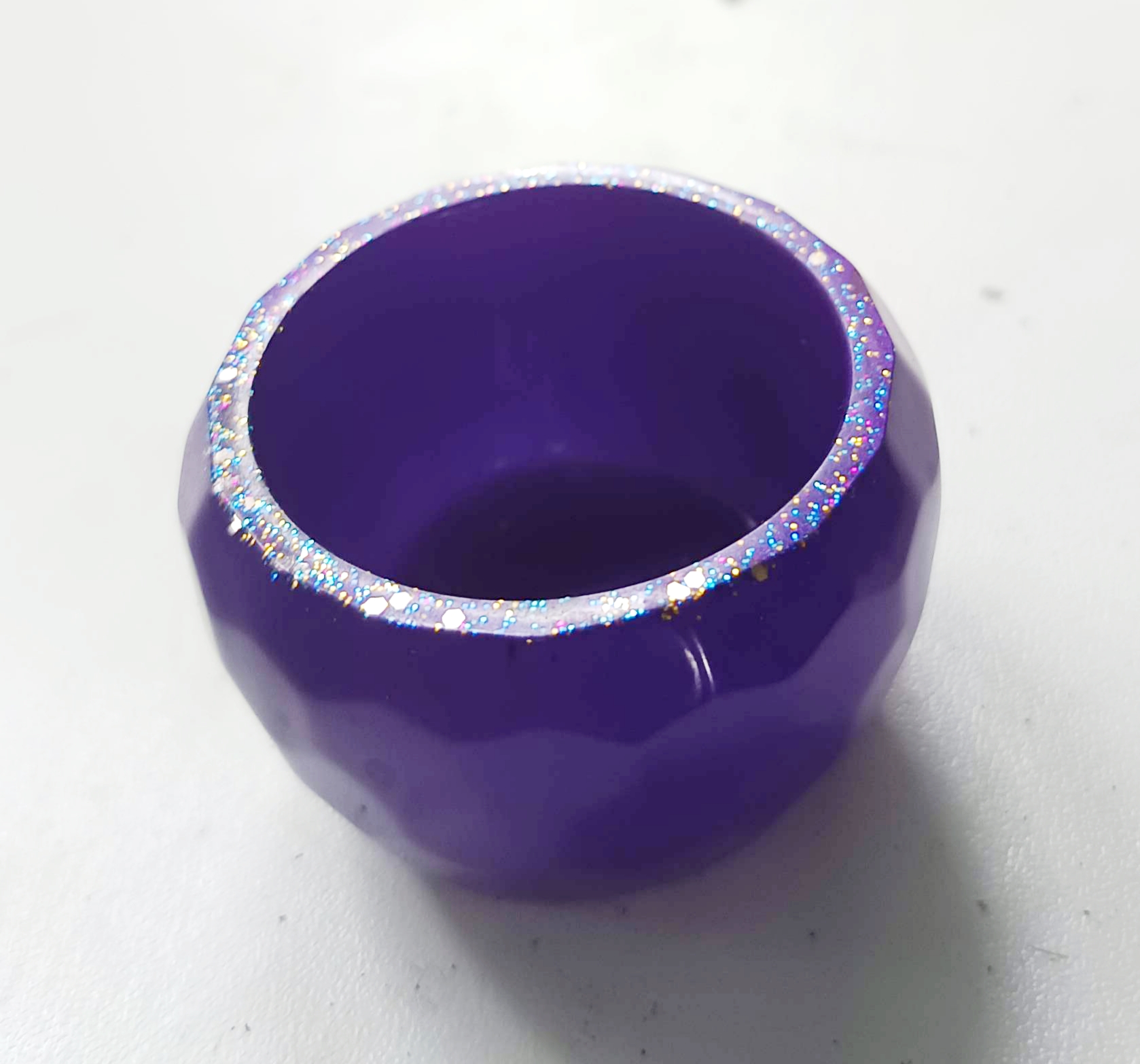 Mini bol enrésine époxy 5cm de diamètre violet scintillant artisanal - fait main - pièce unique -
