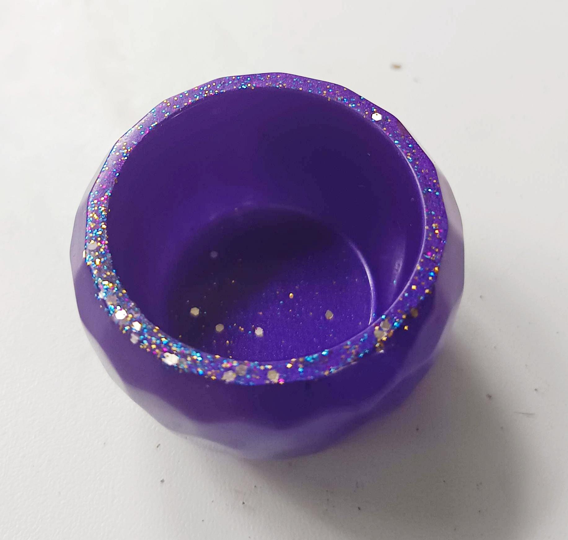 Mini bol enrésine époxy 5cm de diamètre violet scintillant artisanal - fait main - pièce unique -