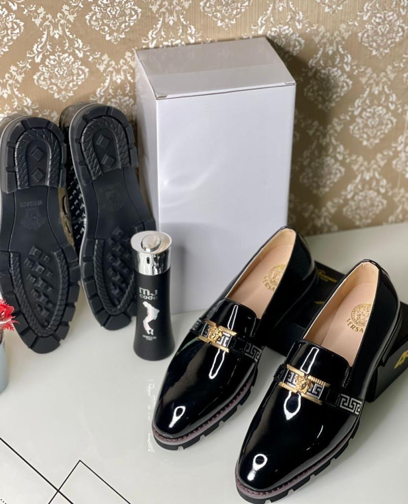 Chaussures de ville en cuir verni
