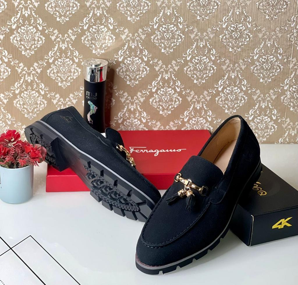 Chaussures de ville en cuir verni
