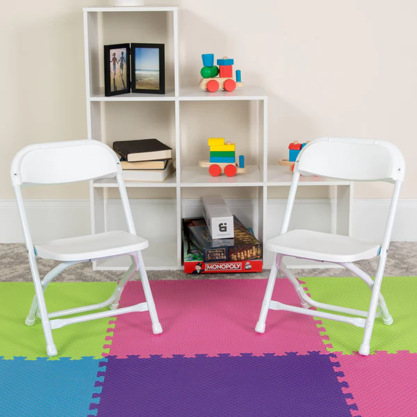 KIDS PLASTIC FOLDING CHAIR