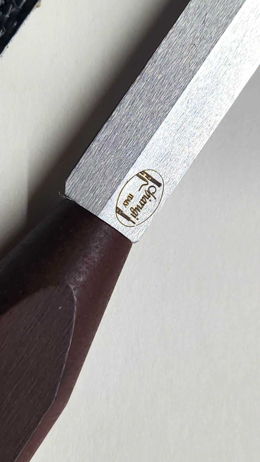 Faca chanfro duplo plano