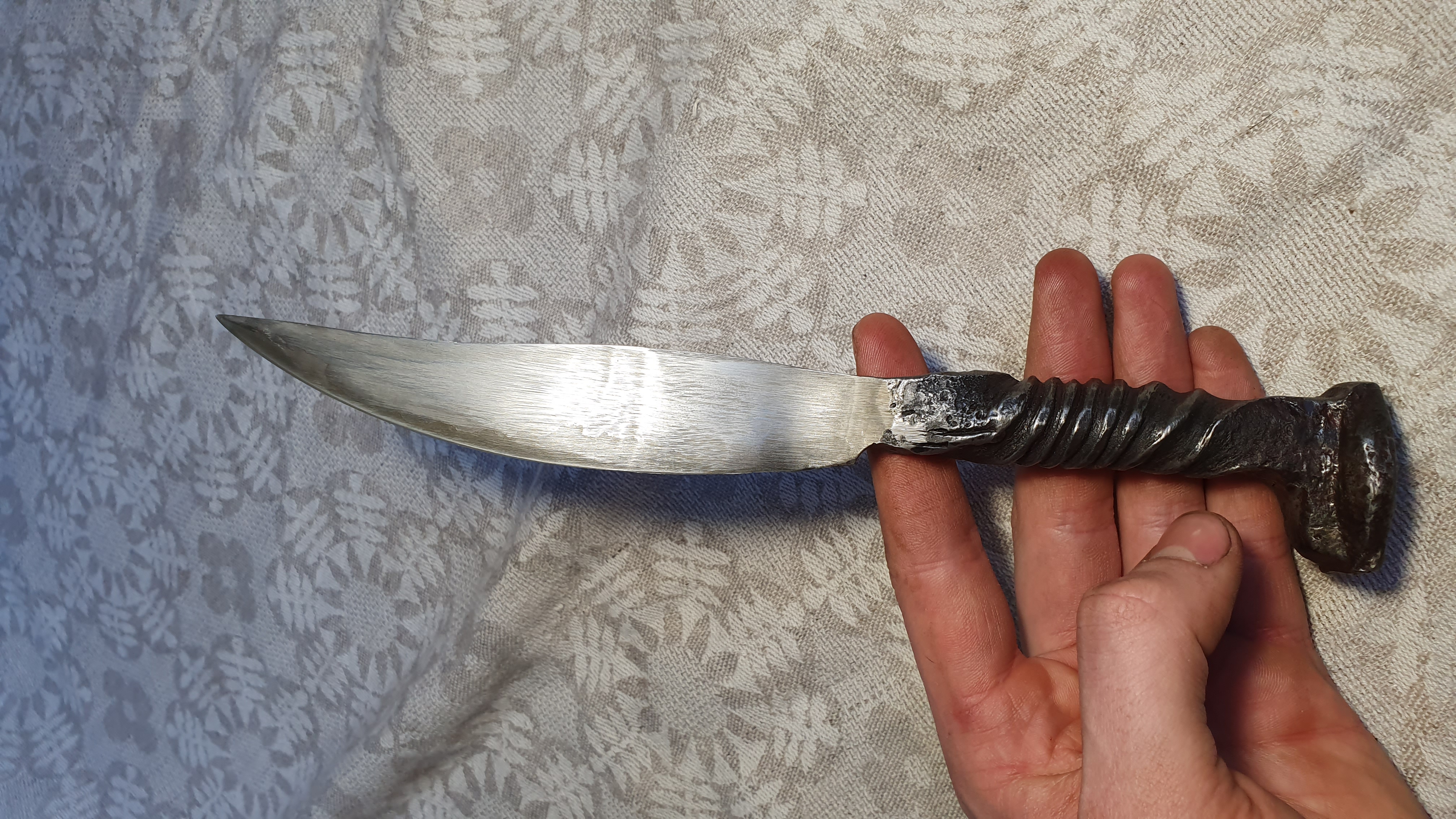 Kalviškas geležinkelio peilis, pagamintas San Mai būdu (2)