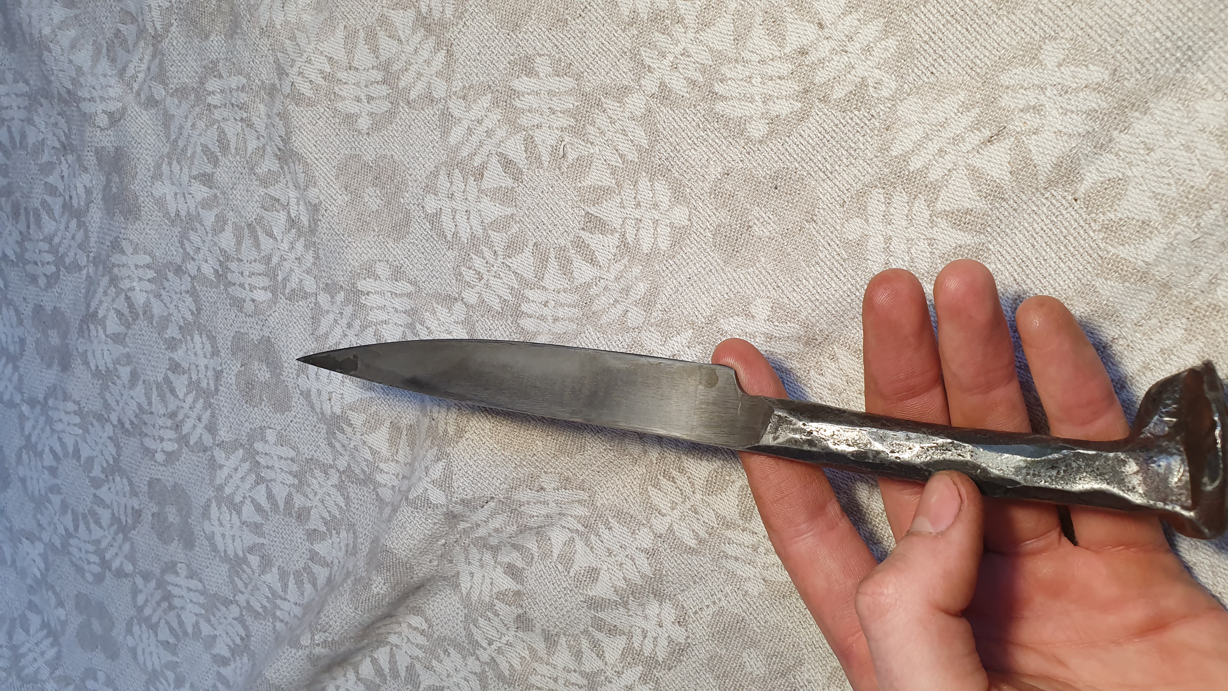 Kalviškas geležinkelio peilis, pagamintas San Mai būdu (4)