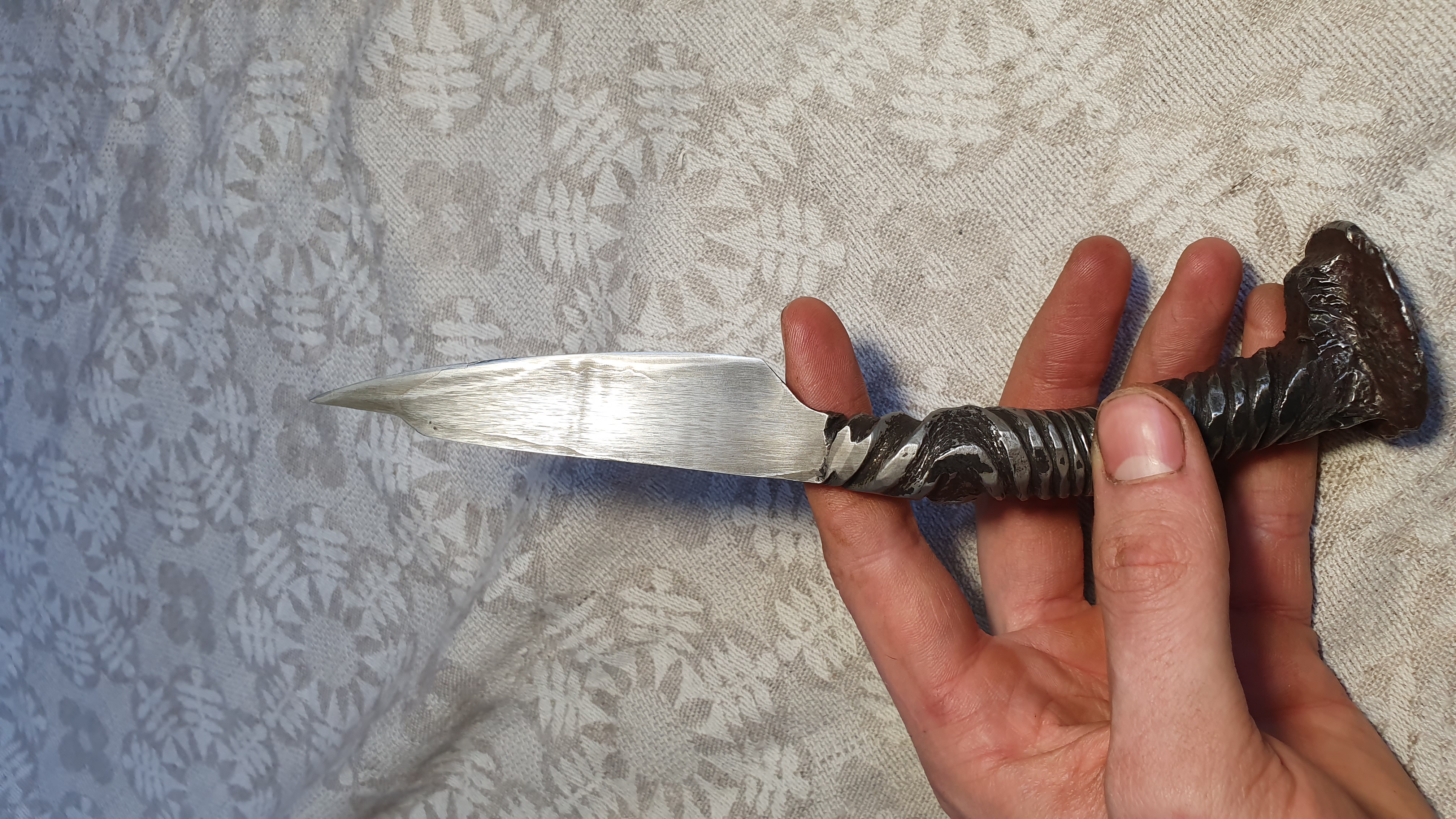 Kalviškas geležinkelio peilis, pagamintas San Mai būdu (3)