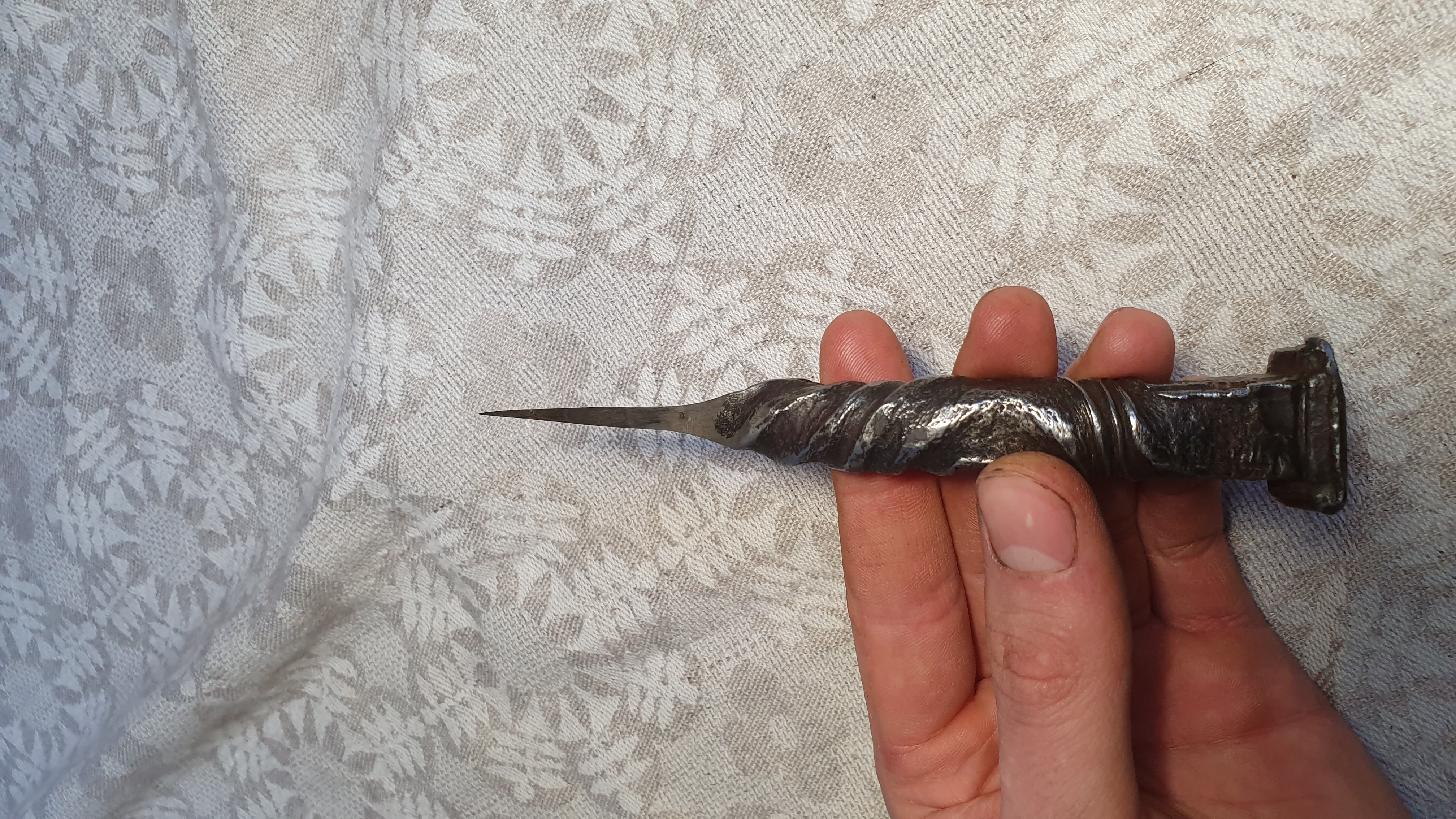 Kalviškas geležinkelio peilis, pagamintas San Mai būdu (1)