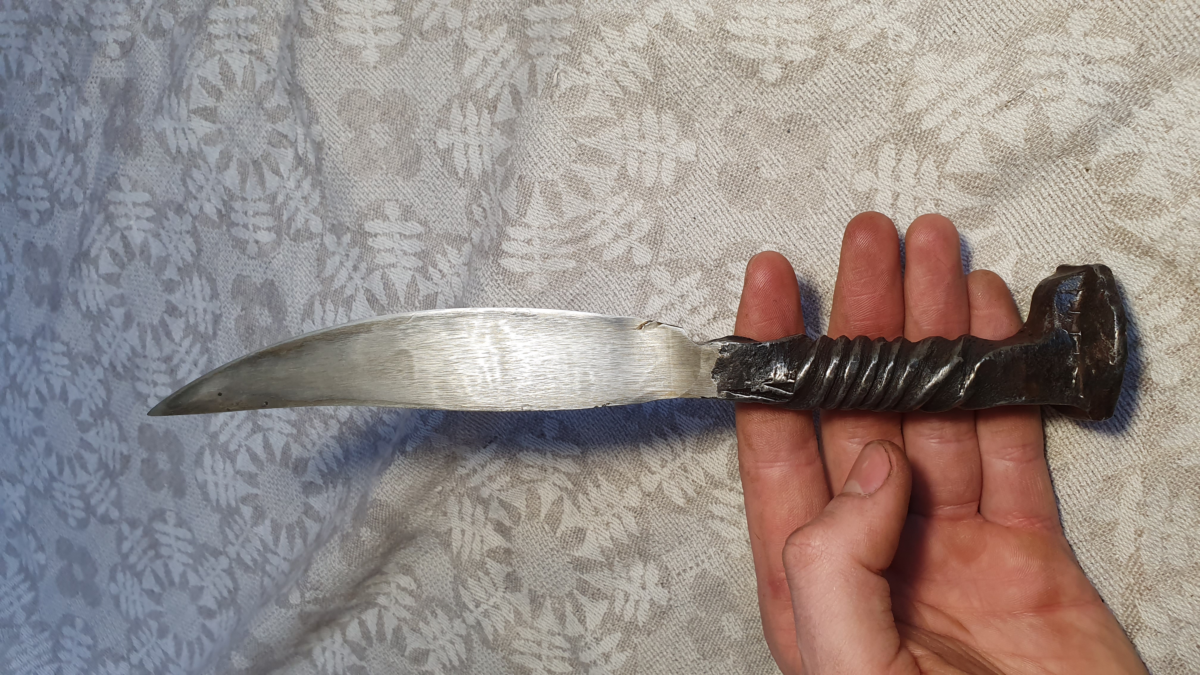 Kalviškas geležinkelio peilis, pagamintas San Mai būdu (2)