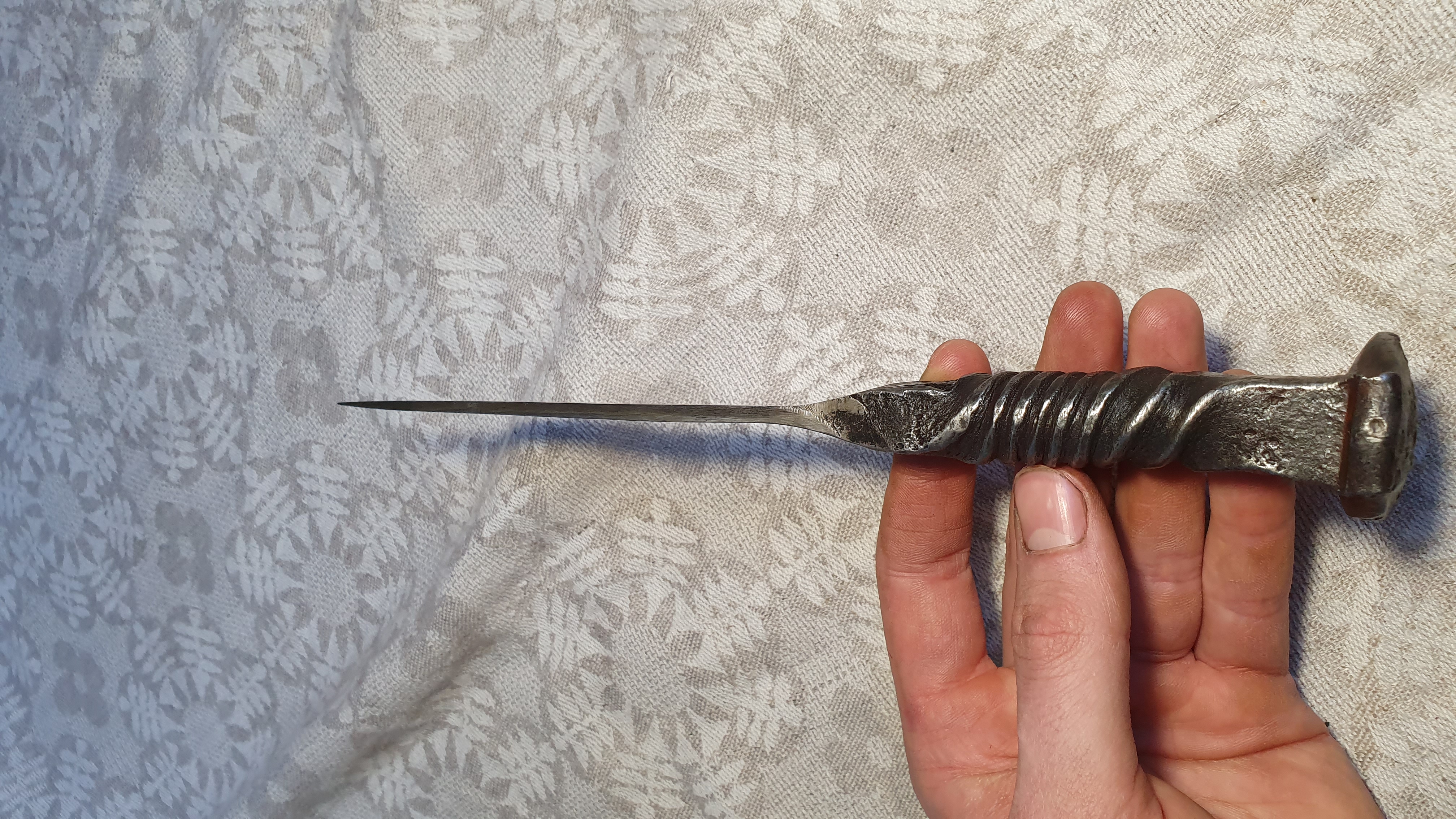 Kalviškas geležinkelio peilis, pagamintas San Mai būdu (2)