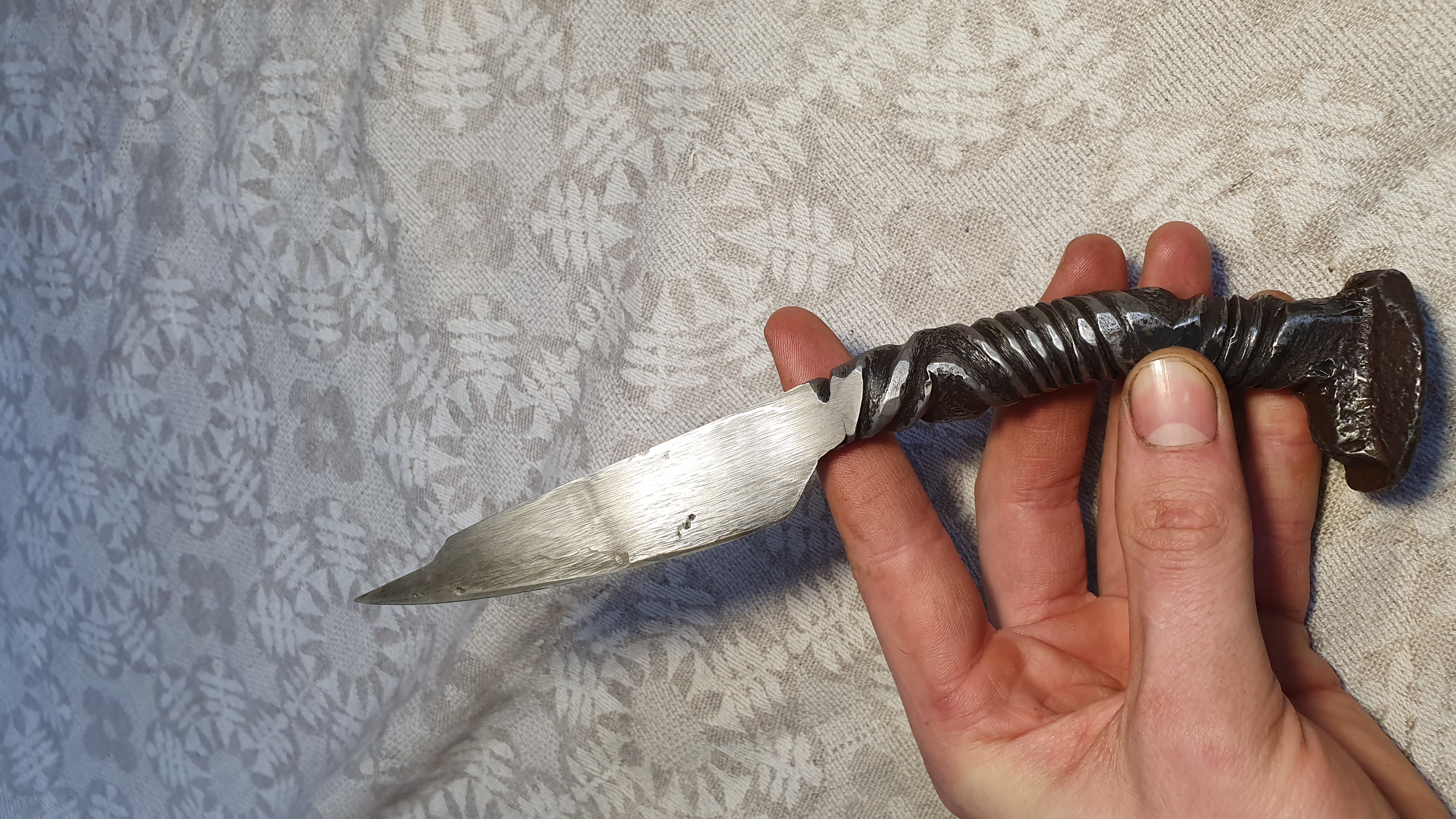 Kalviškas geležinkelio peilis, pagamintas San Mai būdu (3)