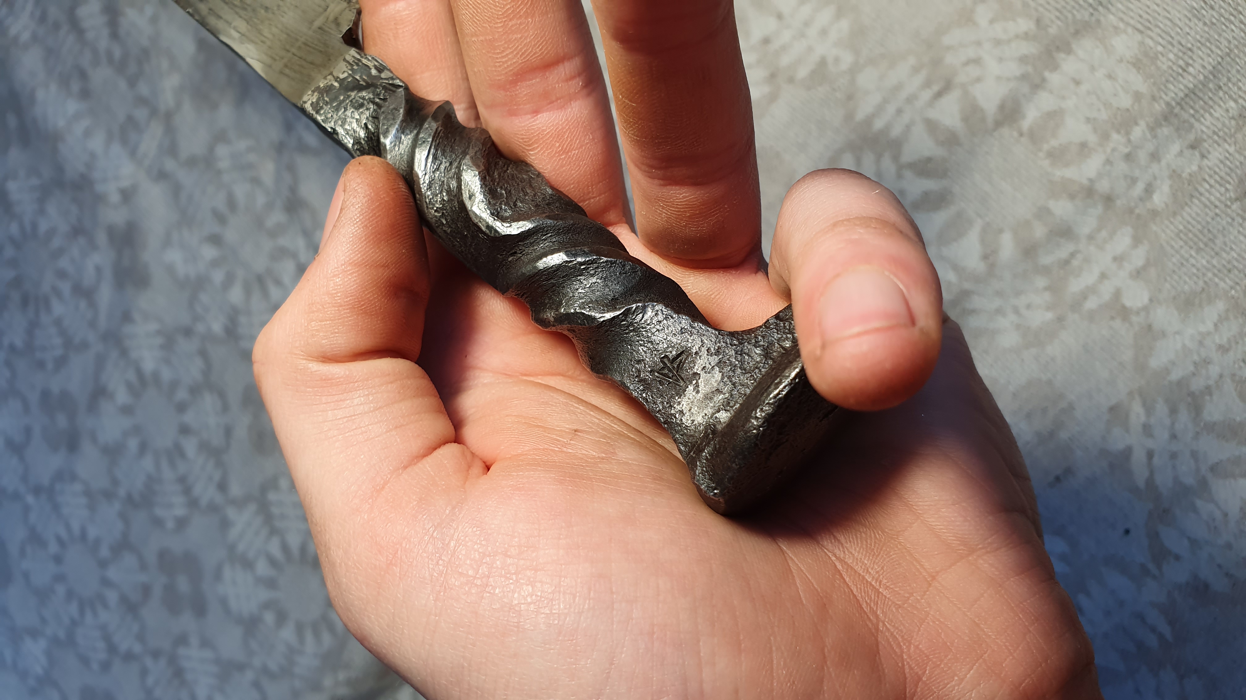 Kalviškas geležinkelio peilis, pagamintas San Mai būdu (6)