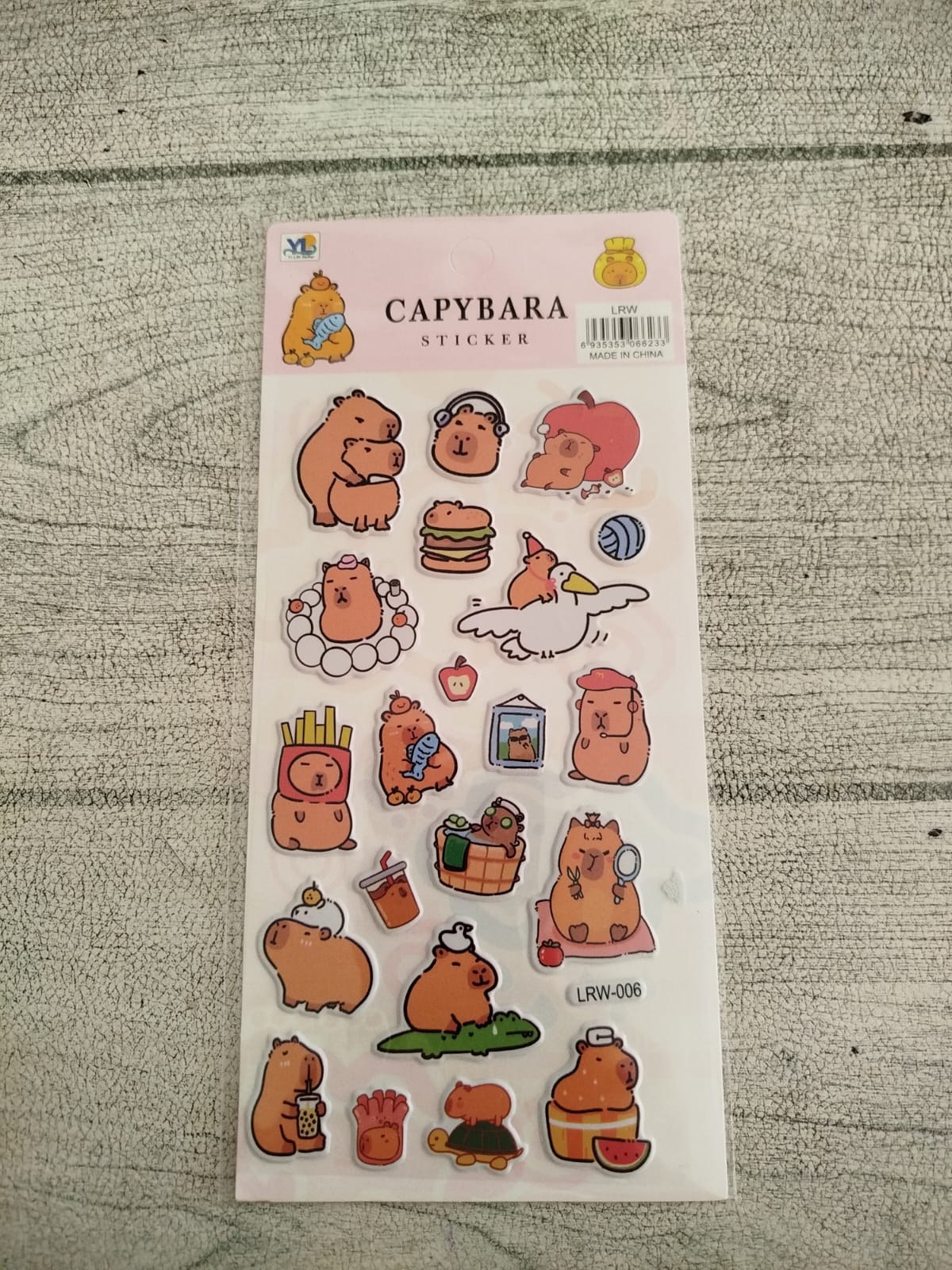 STICKER DE CAPYBARA