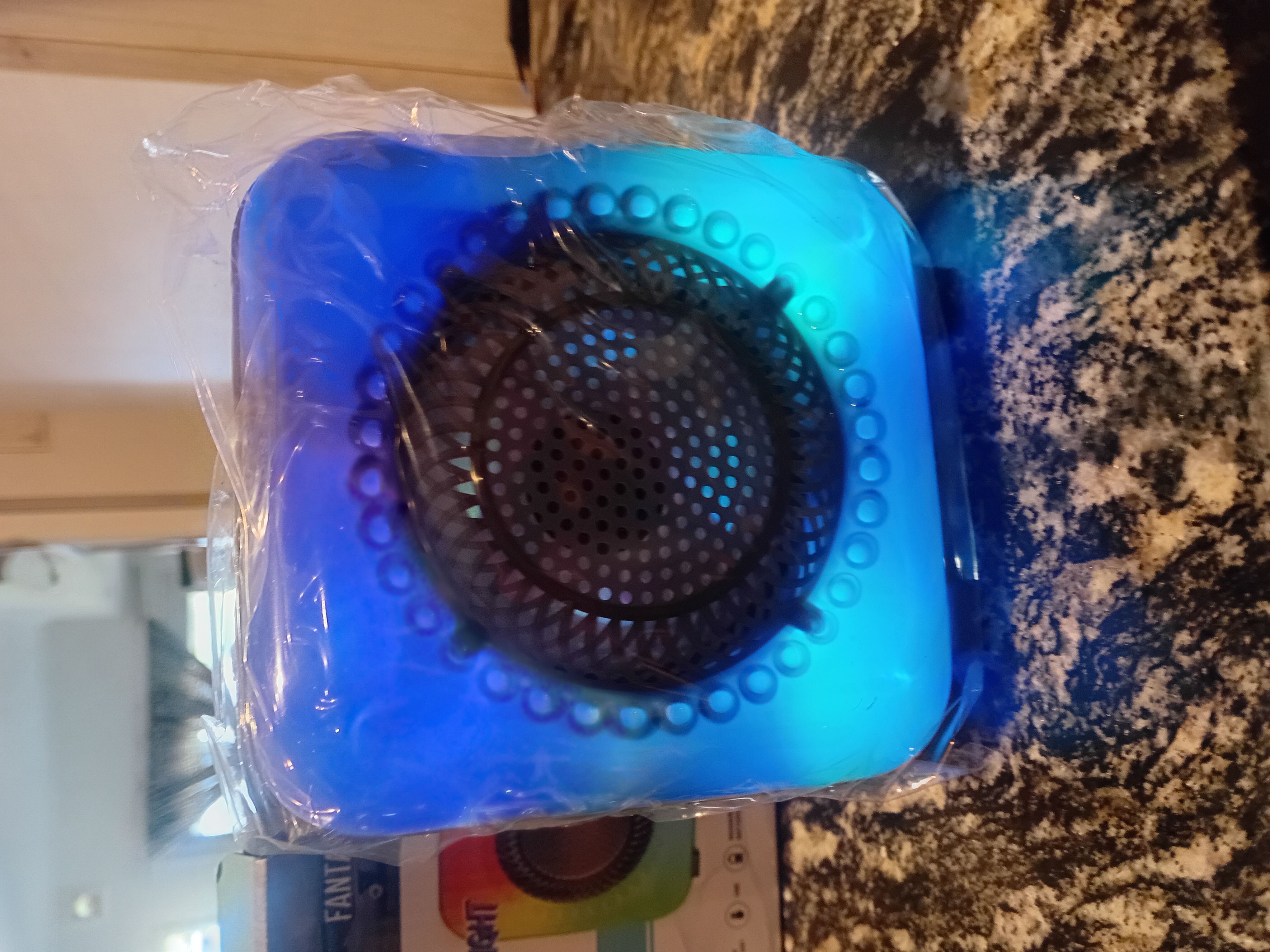 parlante de 3 pulgadas con luces LED