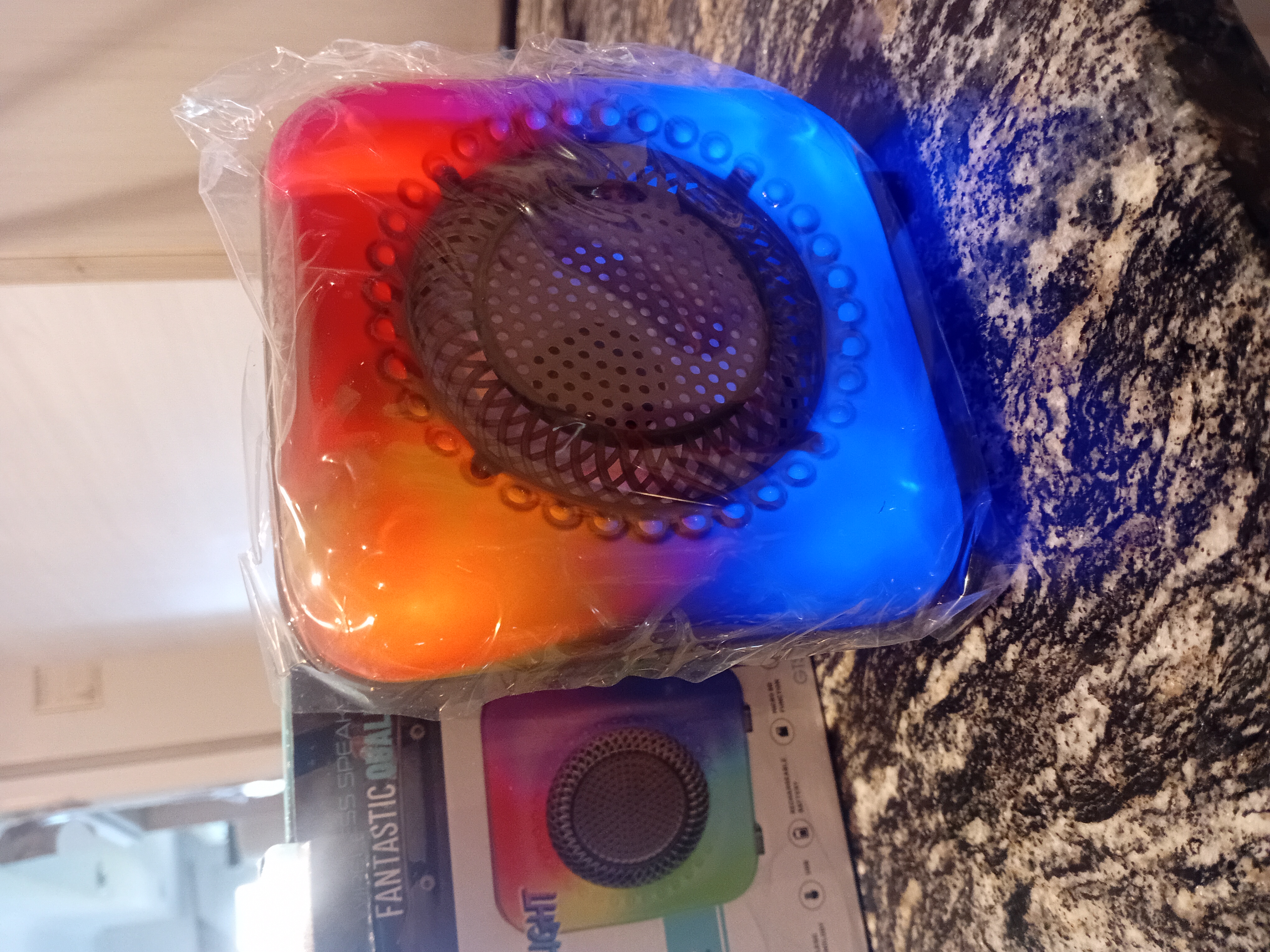parlante de 3 pulgadas con luces LED
