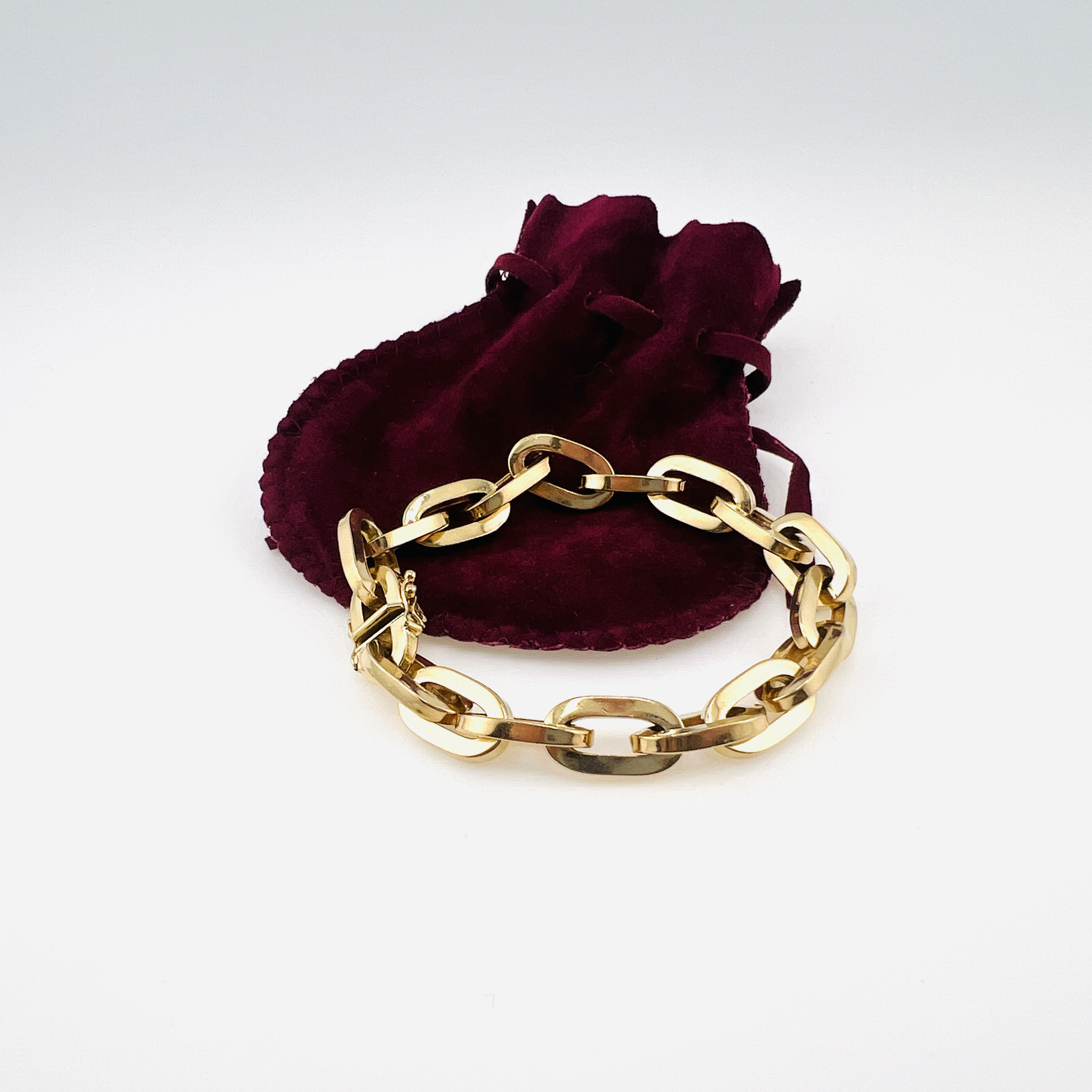 Heavy link Italy made bracelet in 18K gold