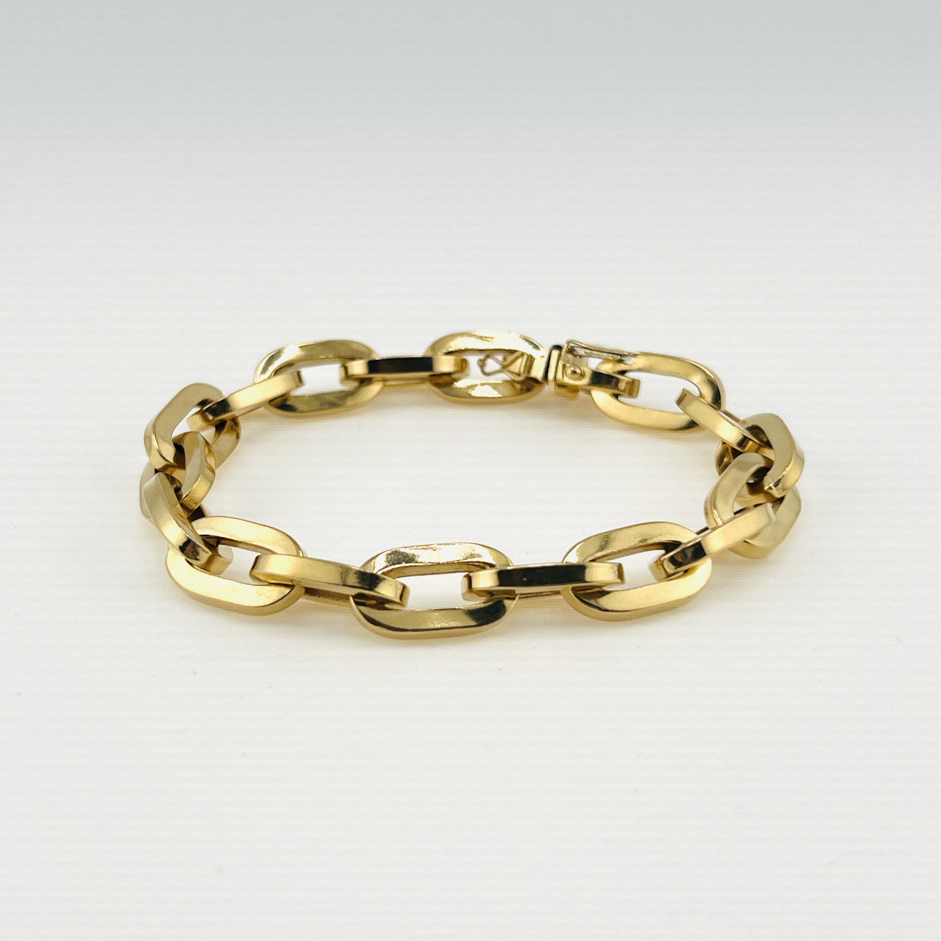 Heavy link Italy made bracelet in 18K gold