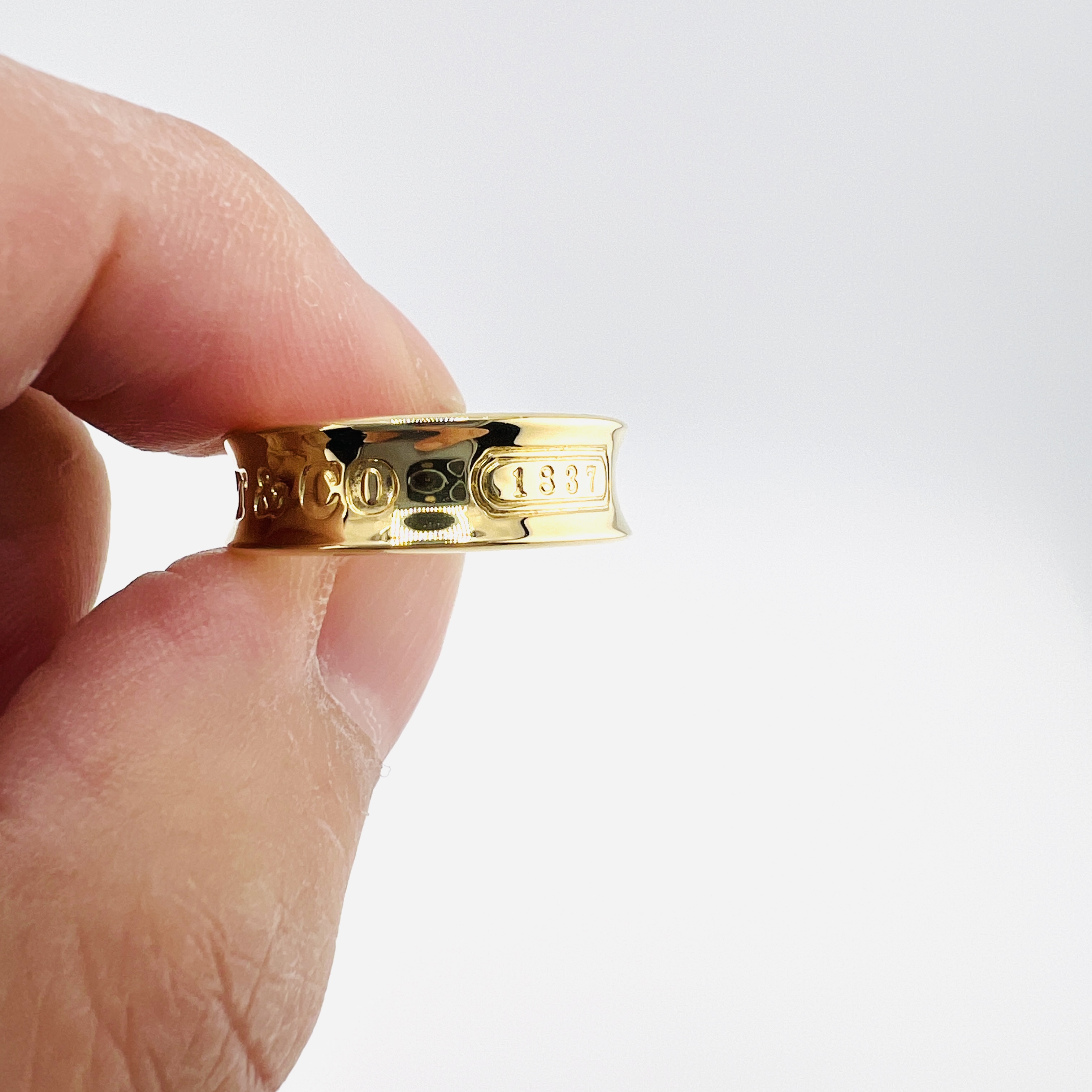 Tiffany & Co. 1837 band ring in 18K gold