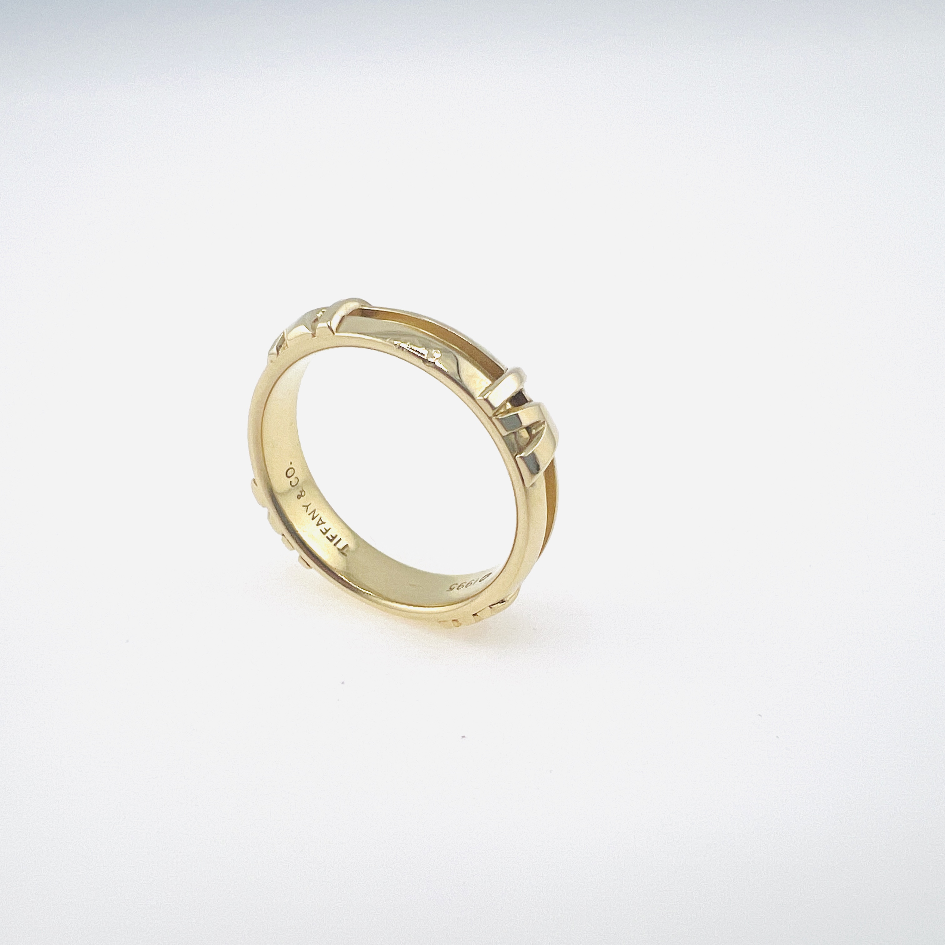Vintage Tiffany & Co. Atlas ring in 18K gold