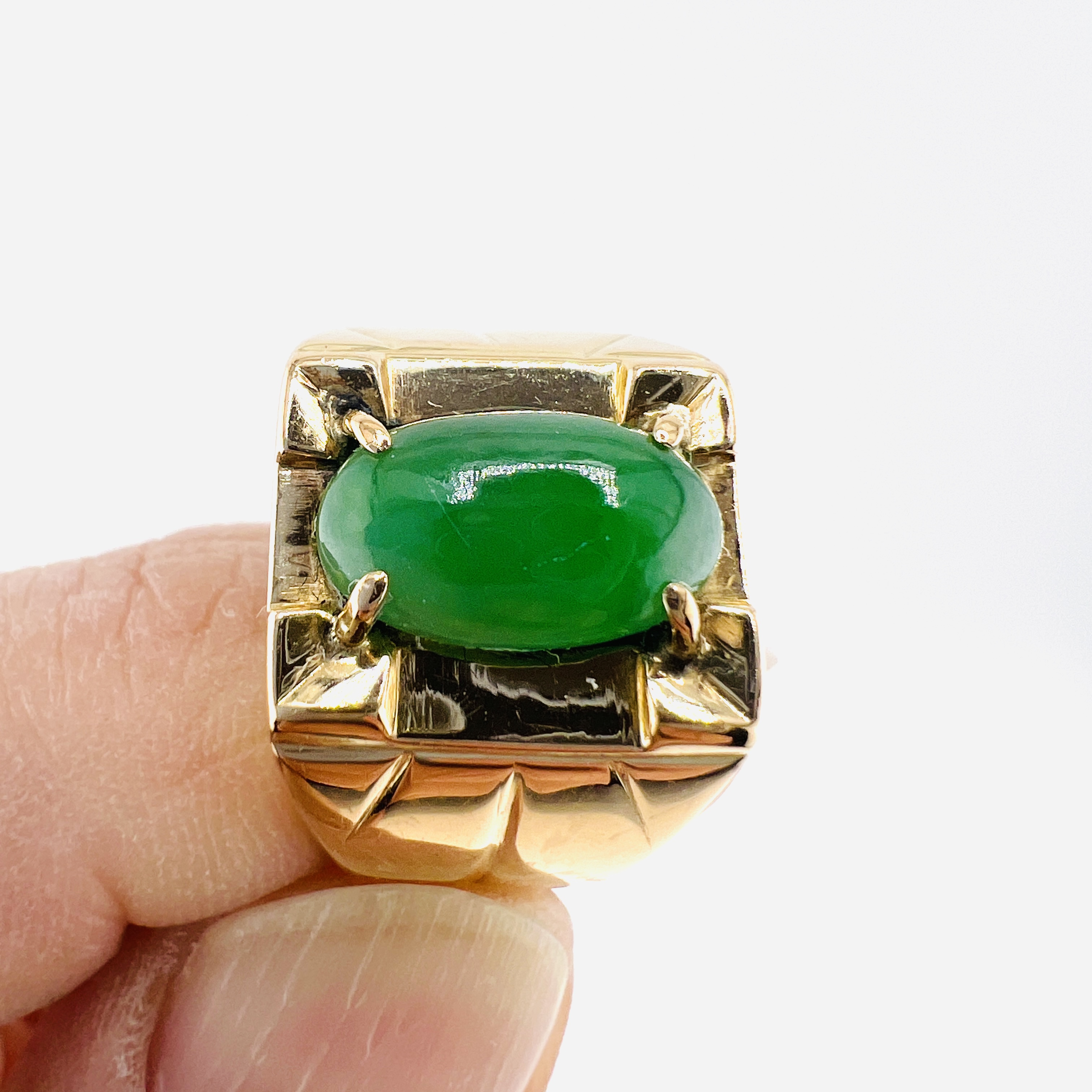 Vintage Men's green jadeite cabochon rectangle statement ring in 18K gold 