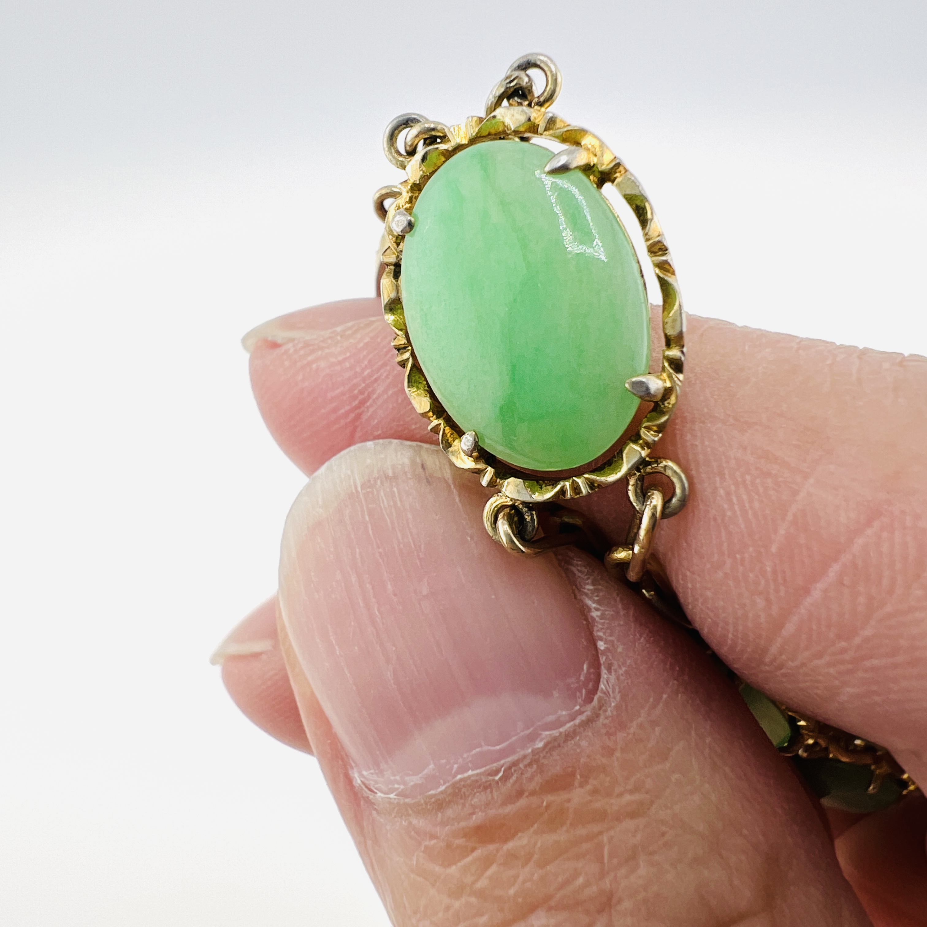 Vintage apple green jadeite cabochon bracelet in silver gilt