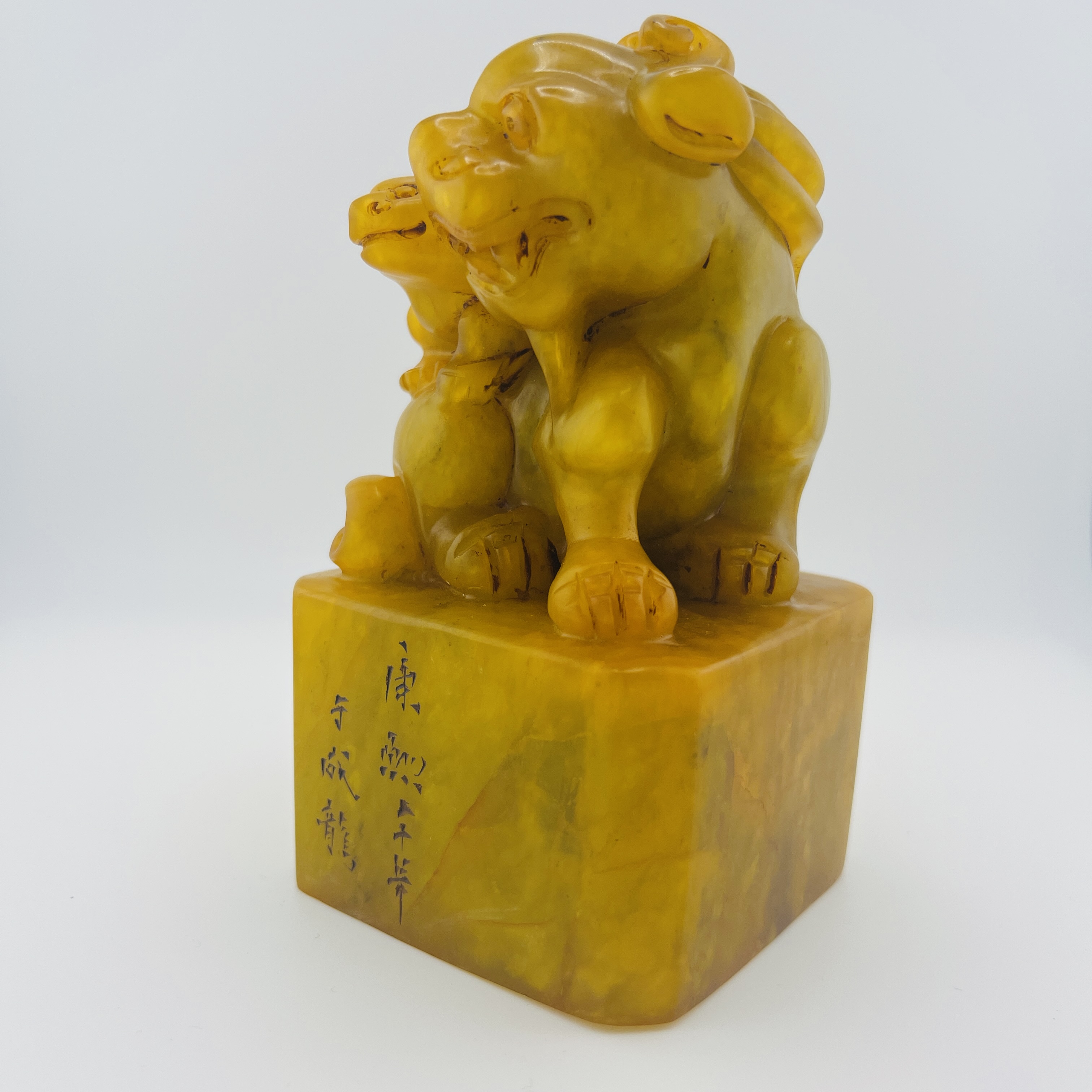 Tianhuang Shoushan stone seal with Foo dog lion with child stature seal