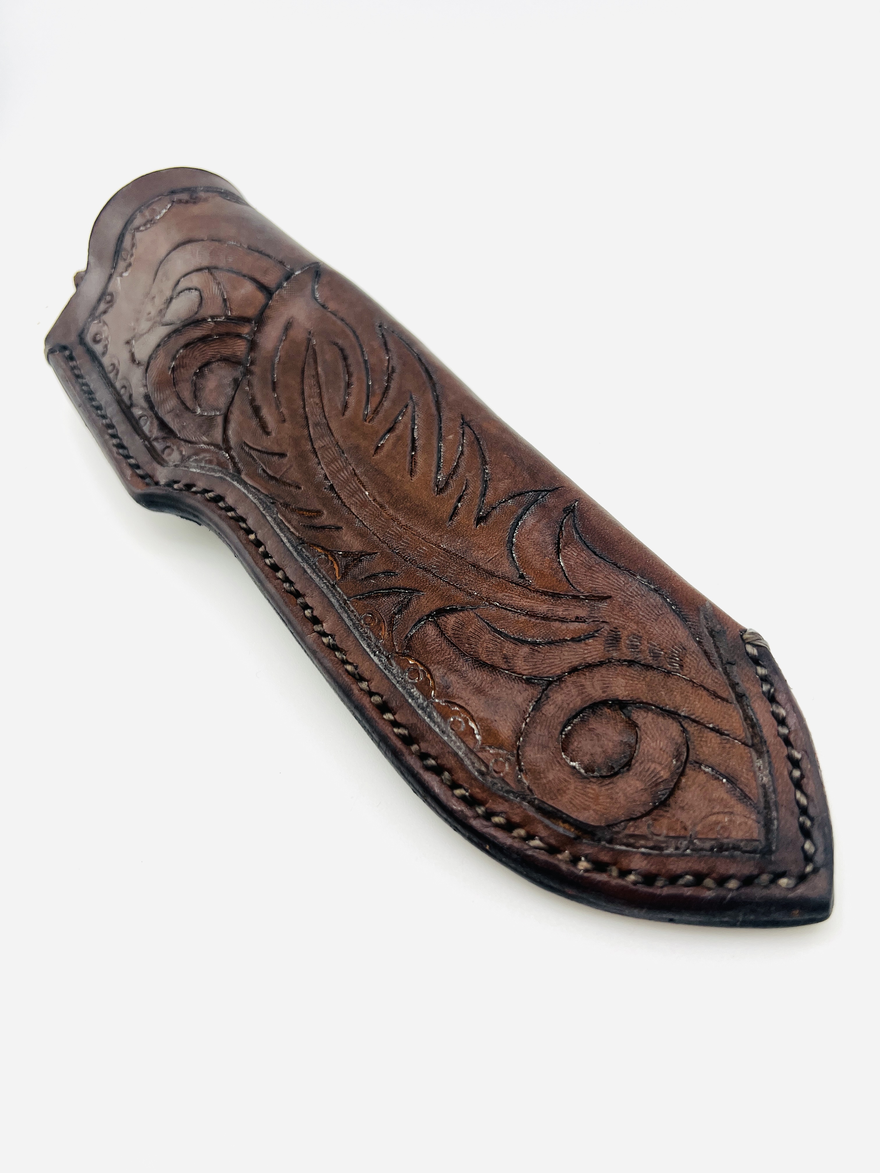 feather pattern Damascus steel knife with customized leather sheath