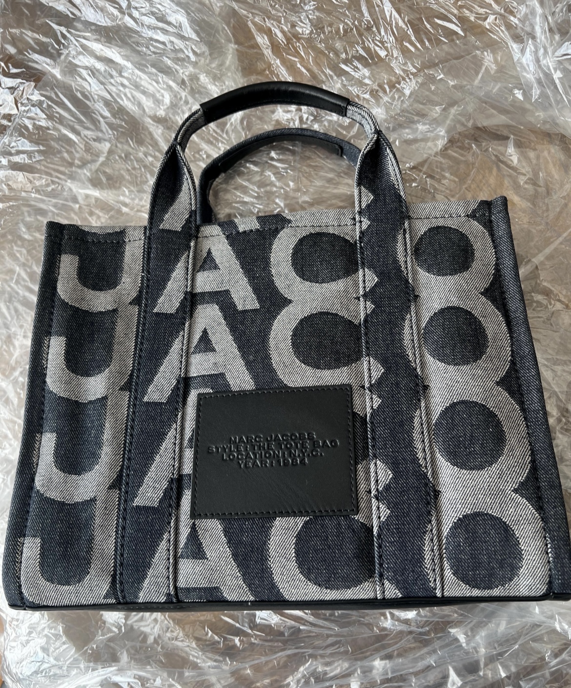 Mark Jacob's the Large Tote bag