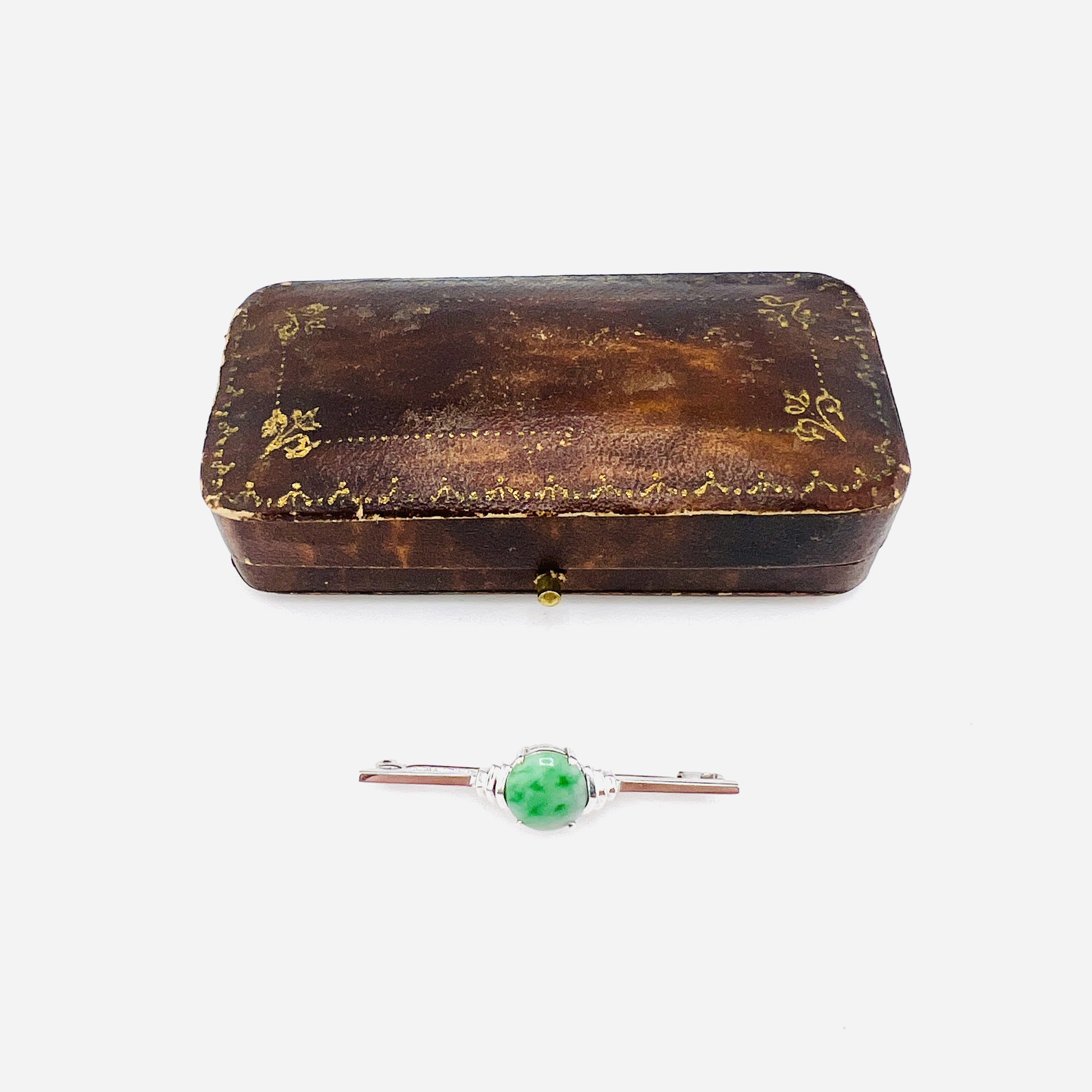 Vintage green jadeite cabochon and 14K white gold brooch