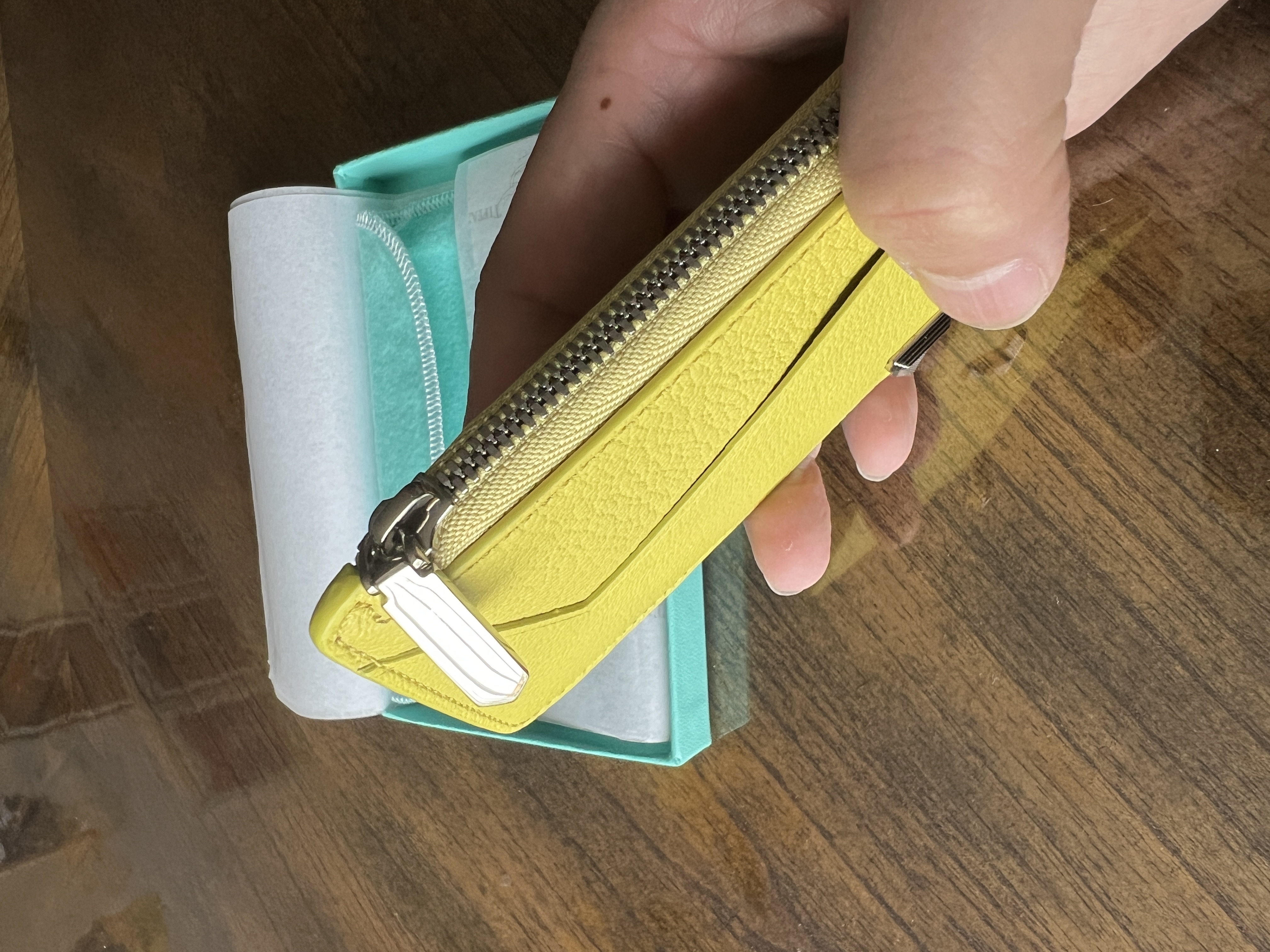 Tiffany & Co. T zip leather card case, citrine yellow