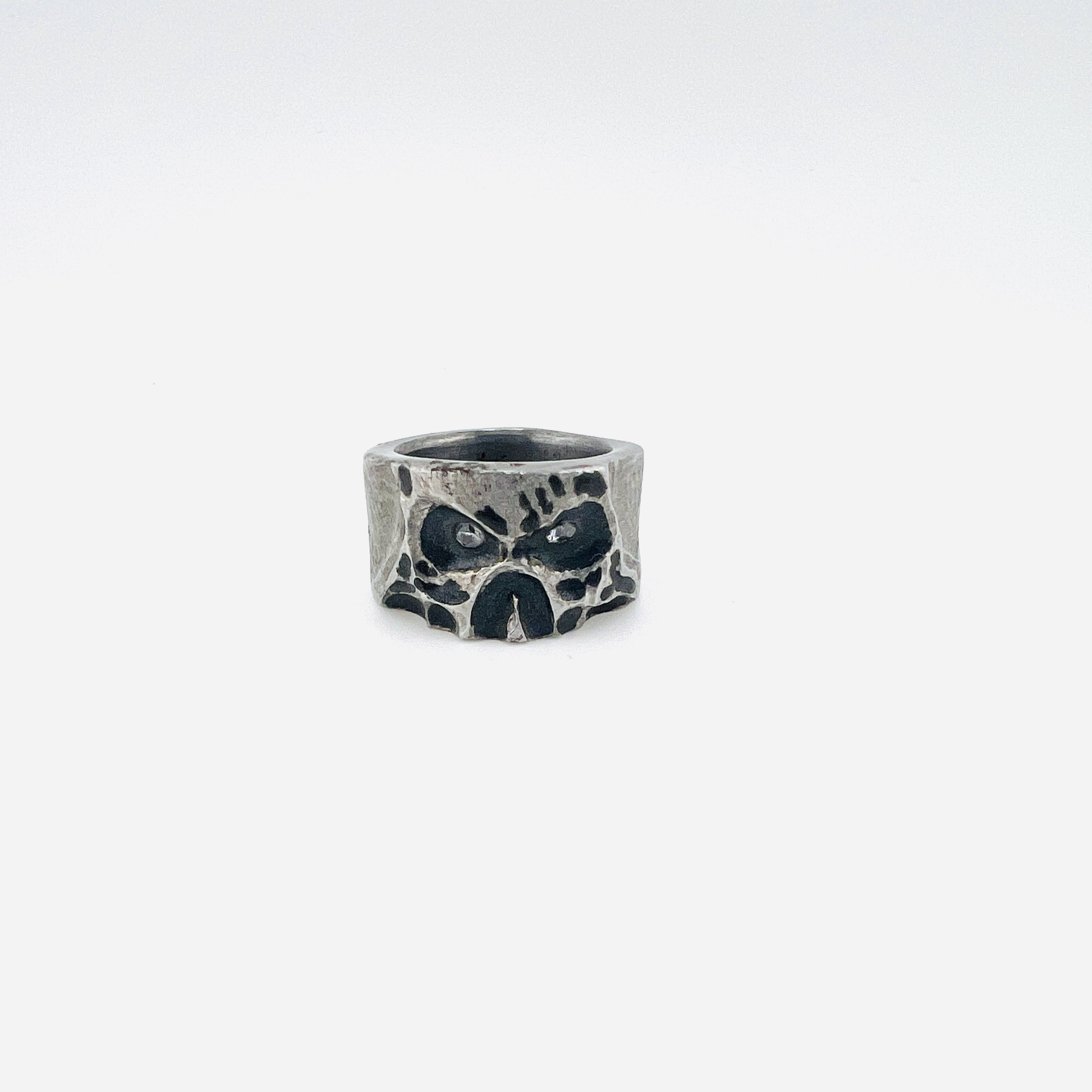 Shotgun barrel steel skull ring with diamonds