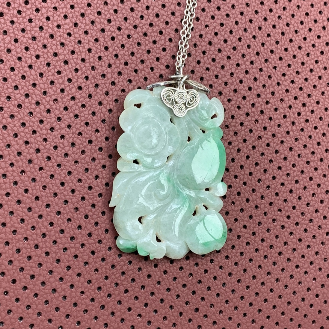 Vintage jadeite pendant sterling silver necklace