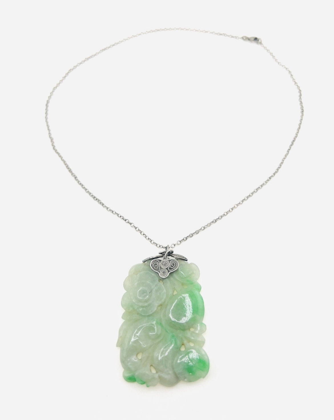 Vintage jadeite pendant sterling silver necklace