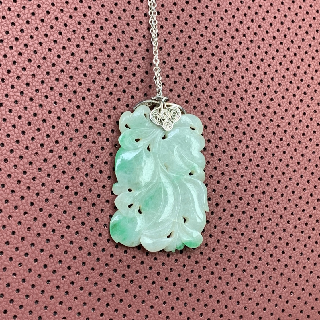 Vintage jadeite pendant sterling silver necklace