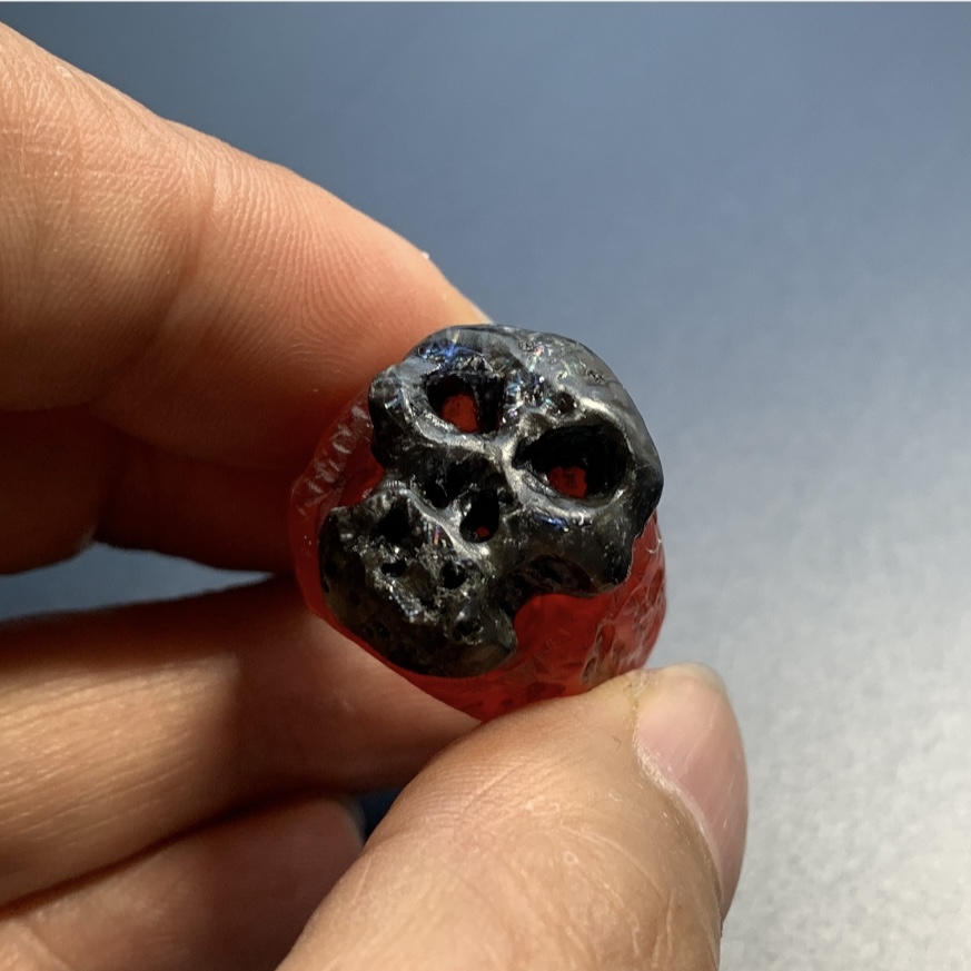 Glow in the dark Skull bloody money ring