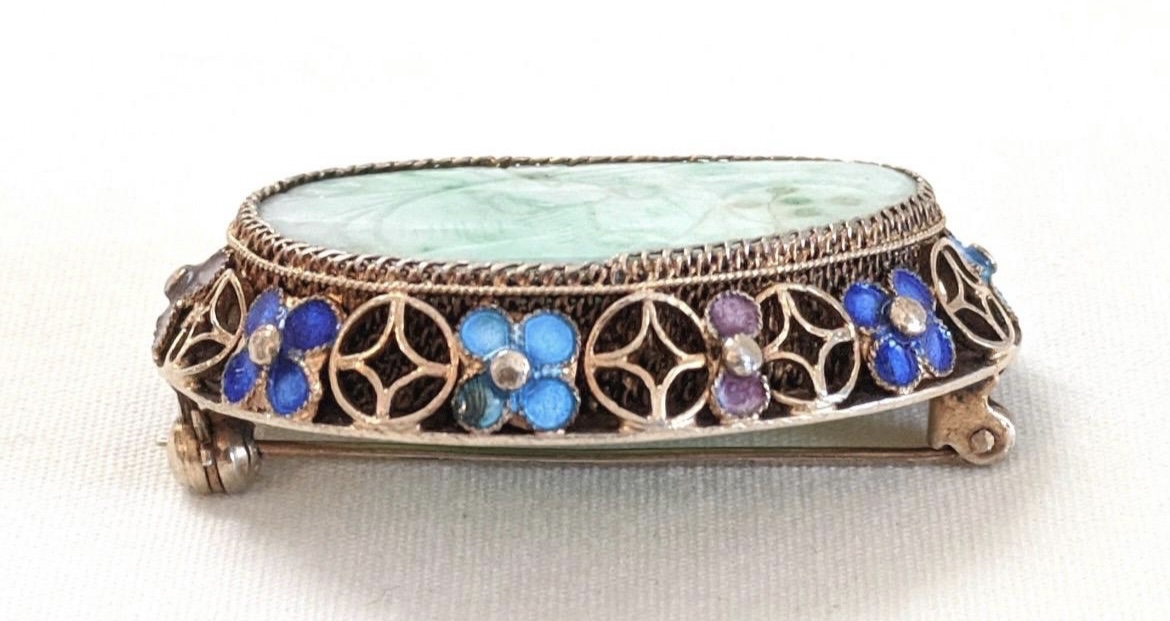 Vintage Jadeite and gilt silver brooch