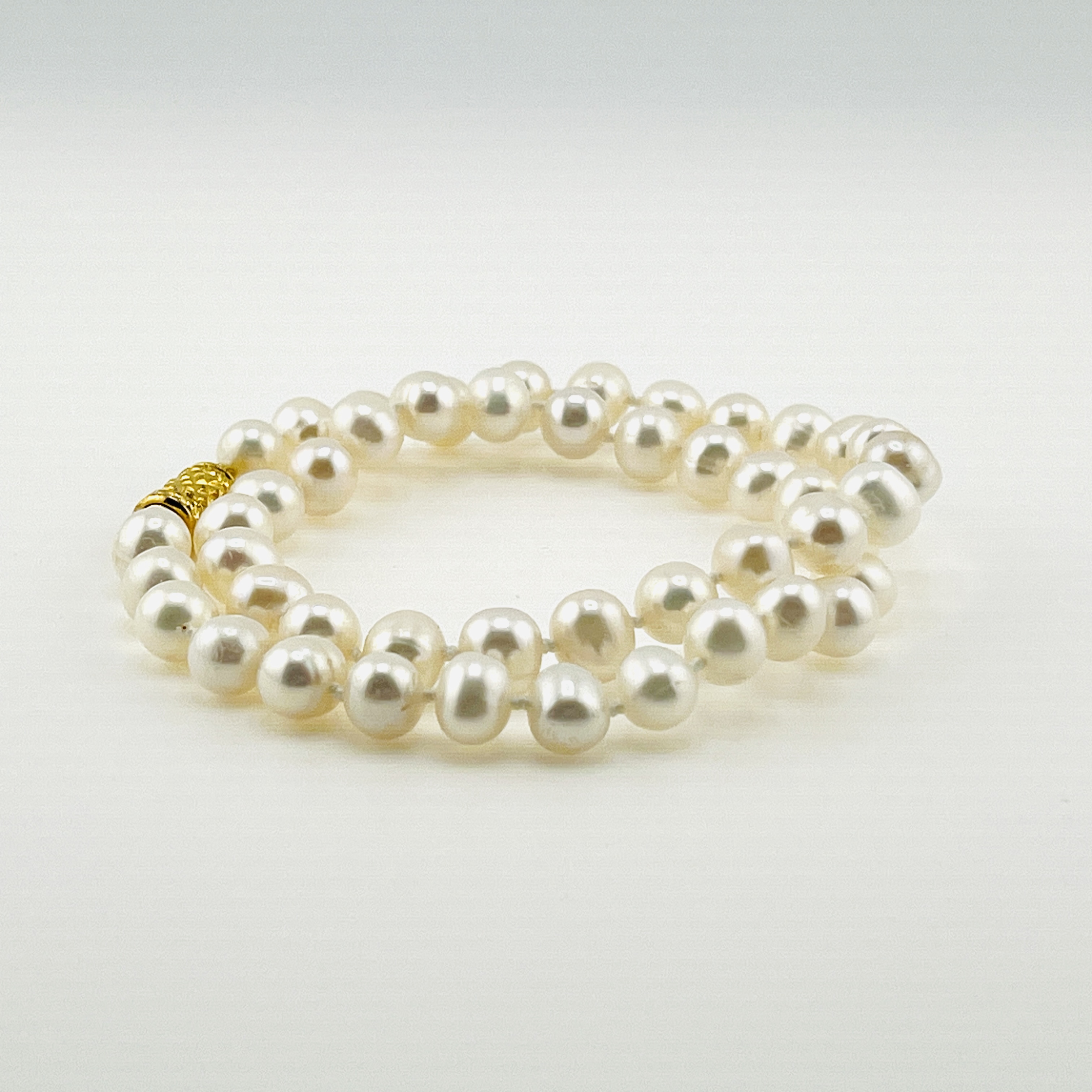 Fresh water pedal necklace, 8mm and 18 inches