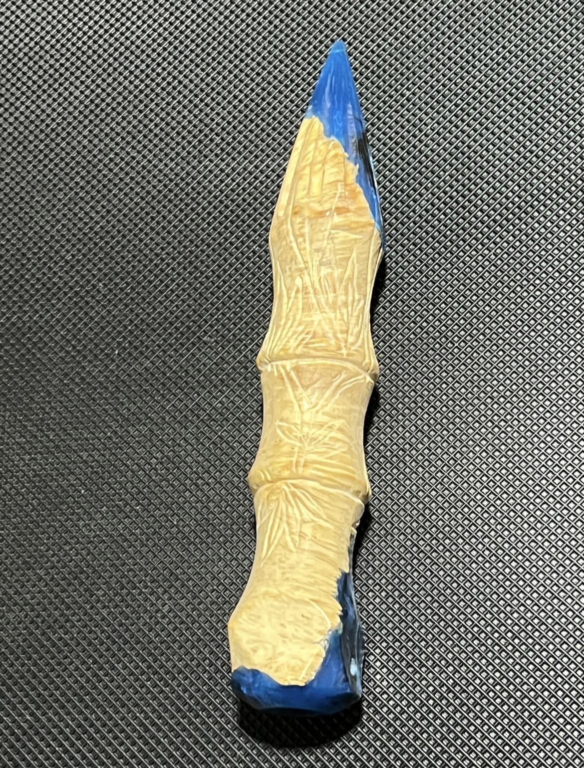 Spear and bamboo shaped practice gadder set, resin and burl